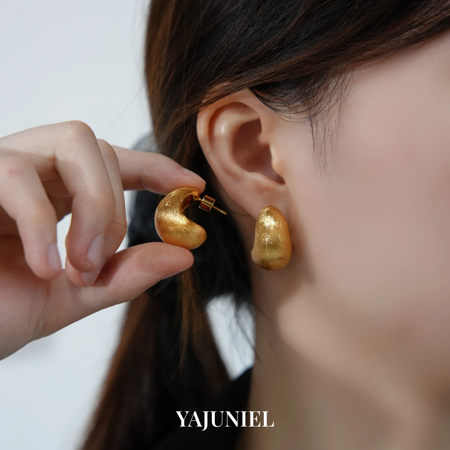 

YAJUNIEL Brushed Finish Cashew Hoop Earrings for Women 24K Gold & White Gold Plated Hypoallergenic Textured Statement Hoops
