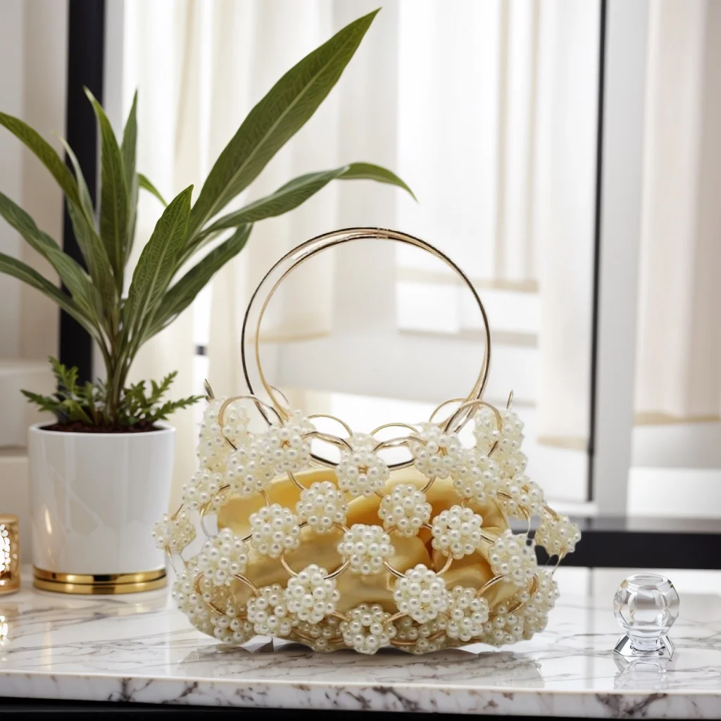 

Elegant Women Handmade Beaded Evening Clutch Glitter Metal Handle Purse with Pearl for Wedding Banquet Party