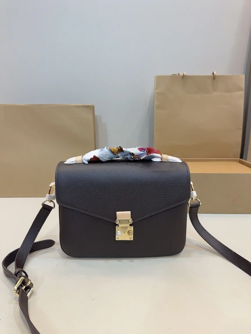 

2025 New size: 24x5x18 CM Fashionable Versatile bags leather cherry Portable can be carried on the shoulder no boxes