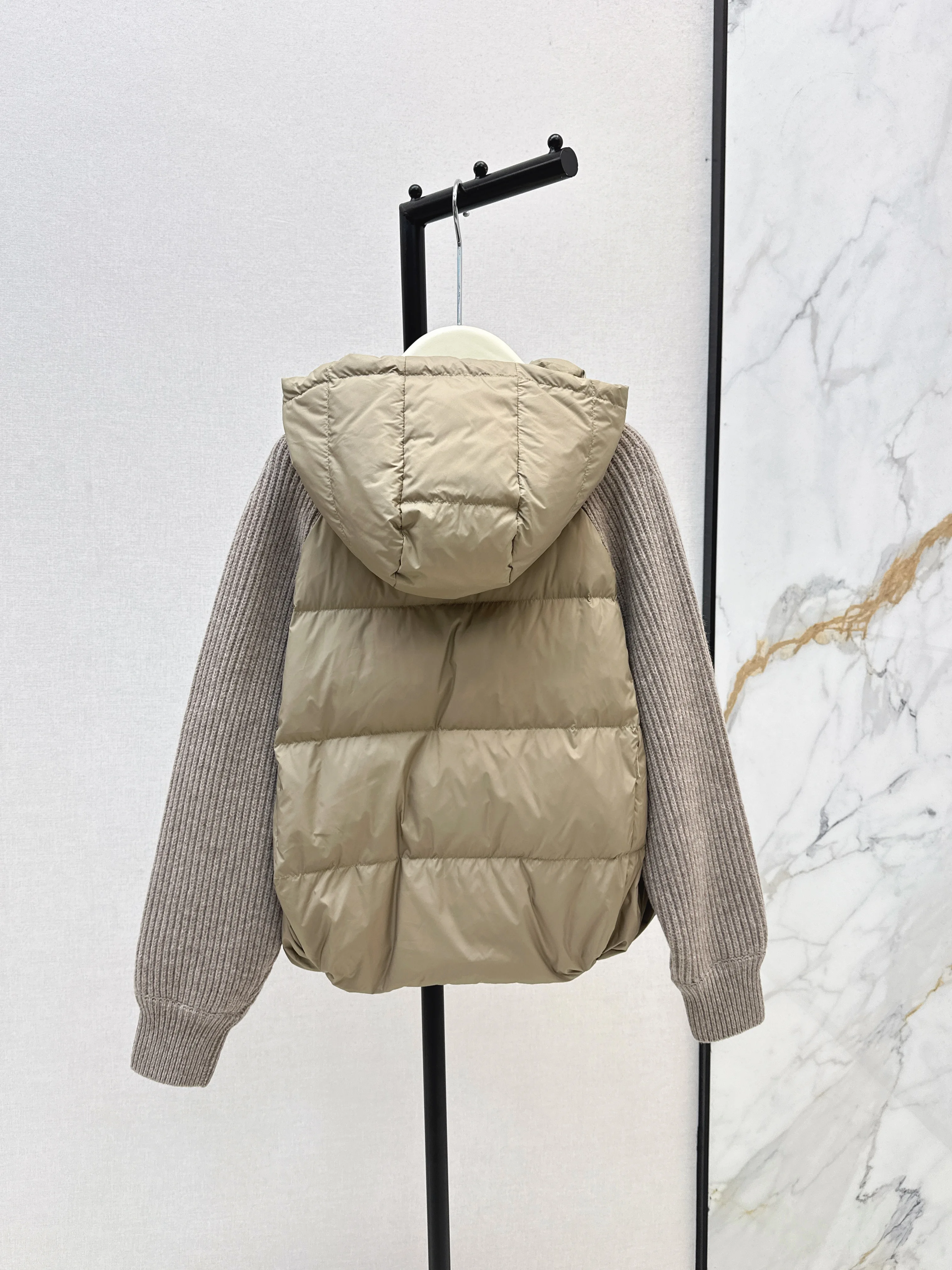 

2025 autumn and winter new women's down jacket warm knitted patchwork hooded patchwork wool sleeves down jacket