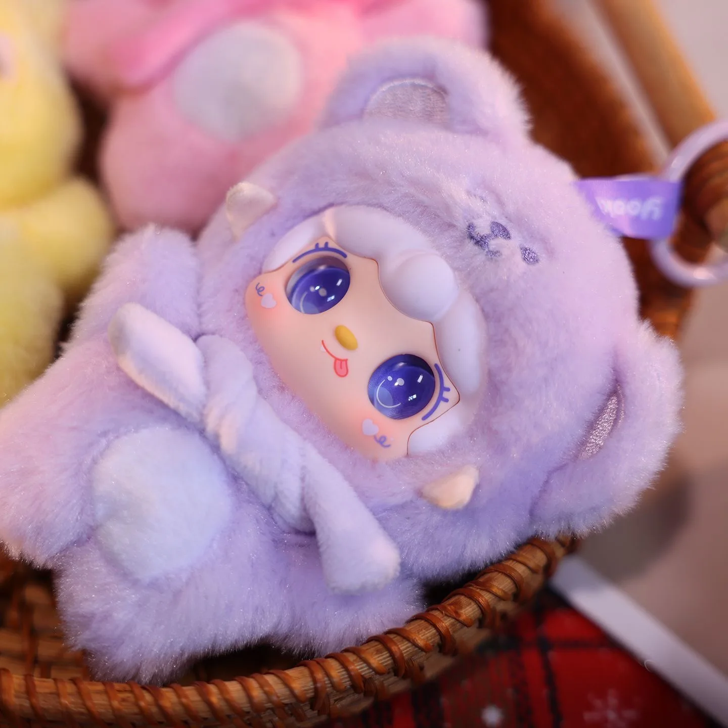 

New toy Oxygen yooki new bite bear trendy blind box vinyl doll bag pendant plush doll elegant and generous yet cute