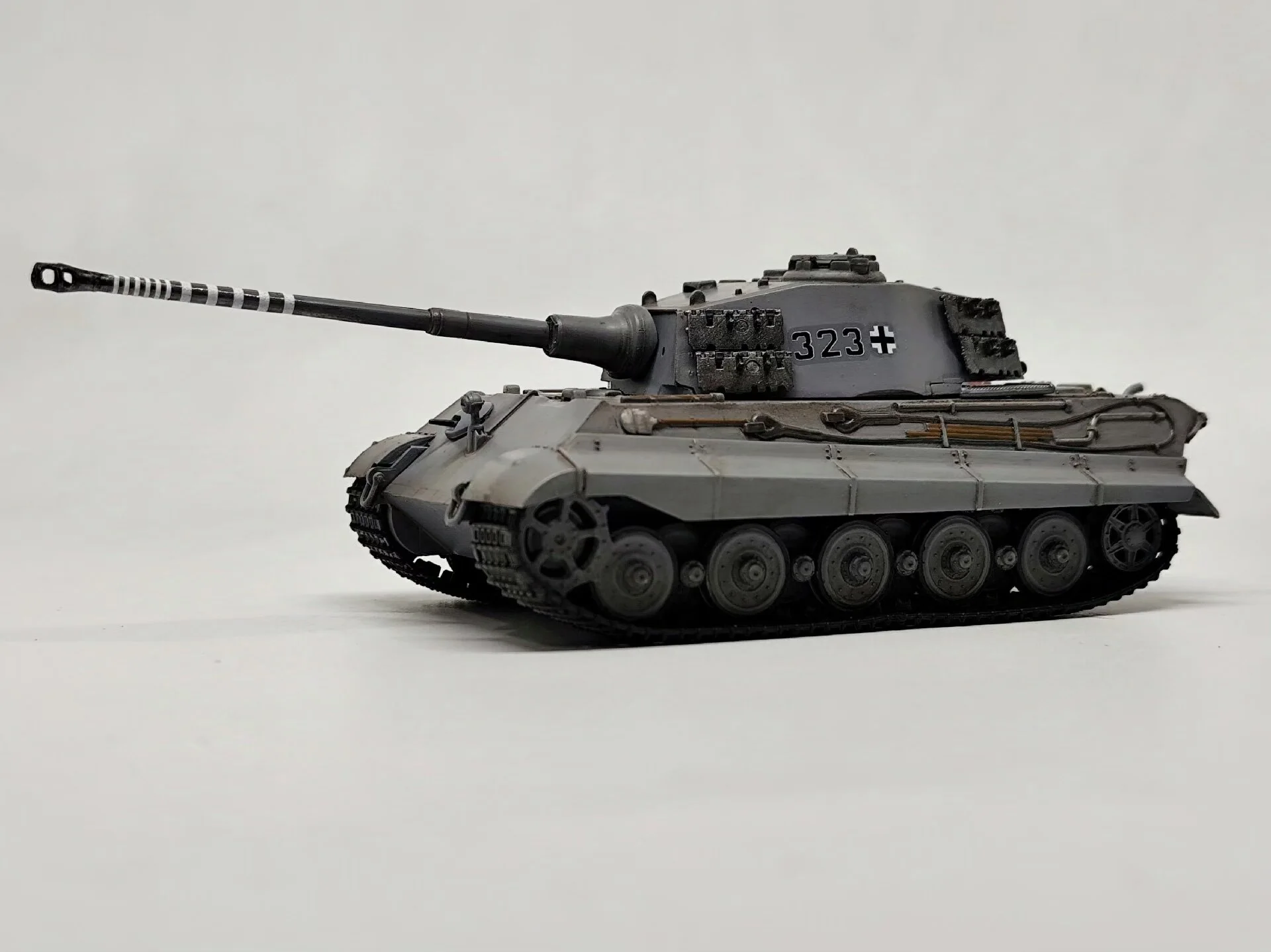 

Немецкий танк Тигр-Кинг в масштабе 1/72, готовая модель ручной работы, статическая декоративная модель для украшения.