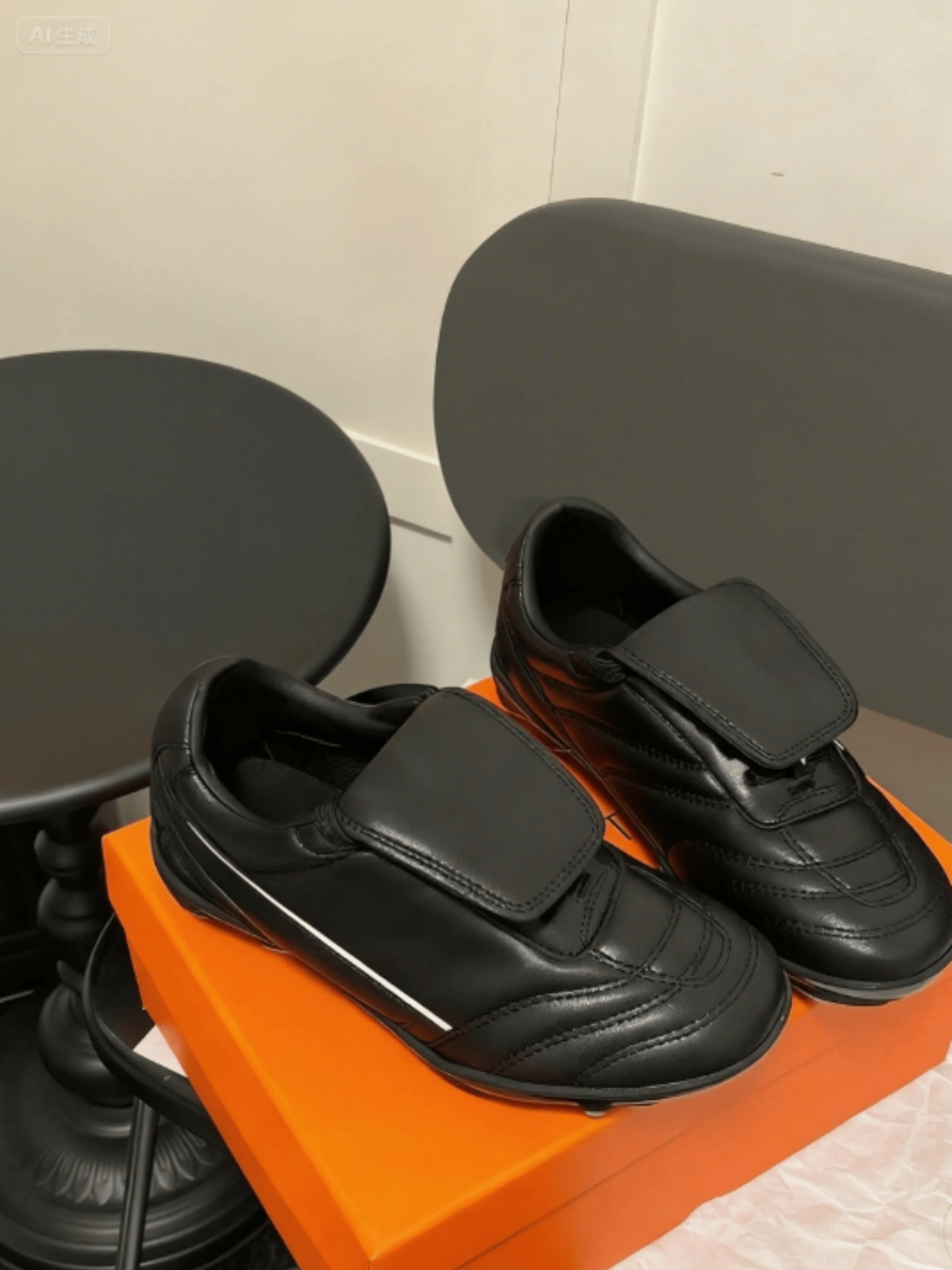 

2025 повседневная обувь, осенняя новая мода, все виды повседневных однотонных простых мягких кожаных футбольных бутсов для пар