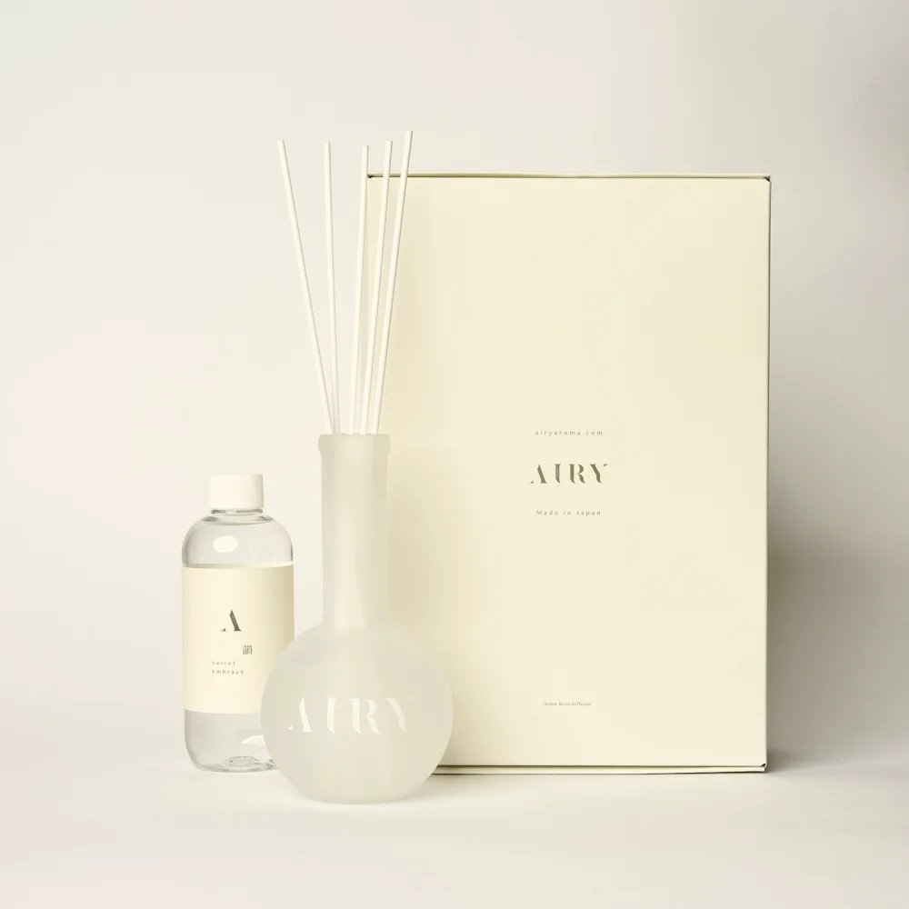 Velvet Embrace  イン ' (In) Velvet'  Home Reed Diffuser  |250ml  | Freesia | Jasmine