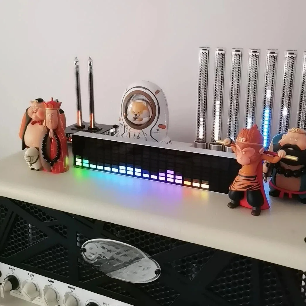 Matryca punktowa LED Wyświetlacz widma muzycznego Wskaźnik poziomu muzyki Rytm Światło otoczenia ZEGAR cyfrowy do wzmacniacza Car Audio — zdjęcie 2