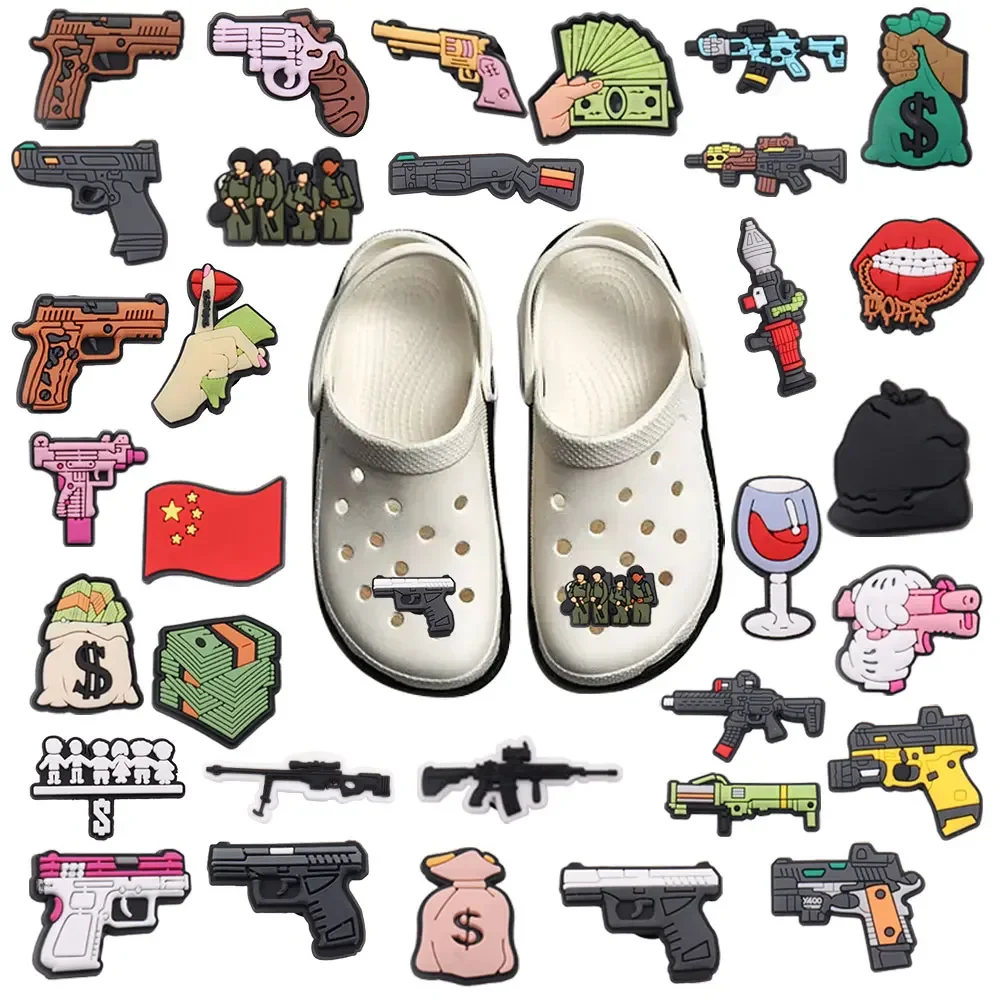 Nouveauté 1 pièces PVC pistolet argent vin pistolet drapeau chaussures breloques Cool homme boucle décorations ajustement cadeaux de vacances
