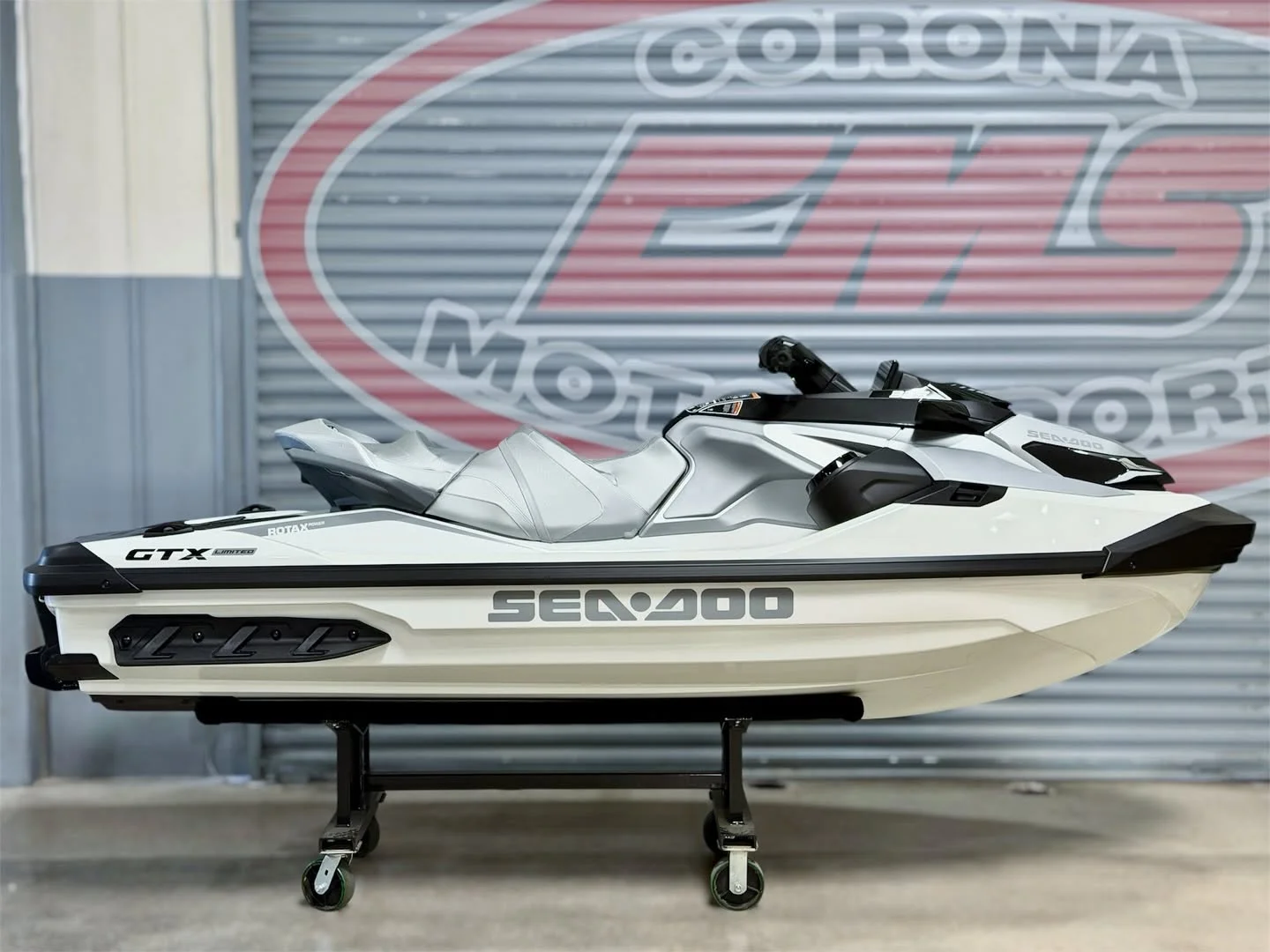 Джей-Би  НОВИНКА 2026    Гидроцикл Sea-Doo GTX Limited 325 (White Pearl Premium)