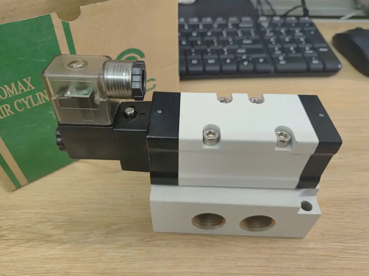 Solenoid Valve PS340S-CDZ & PS120S-ADZ – Pneumatic Directional Control Valve – Brand New 100%