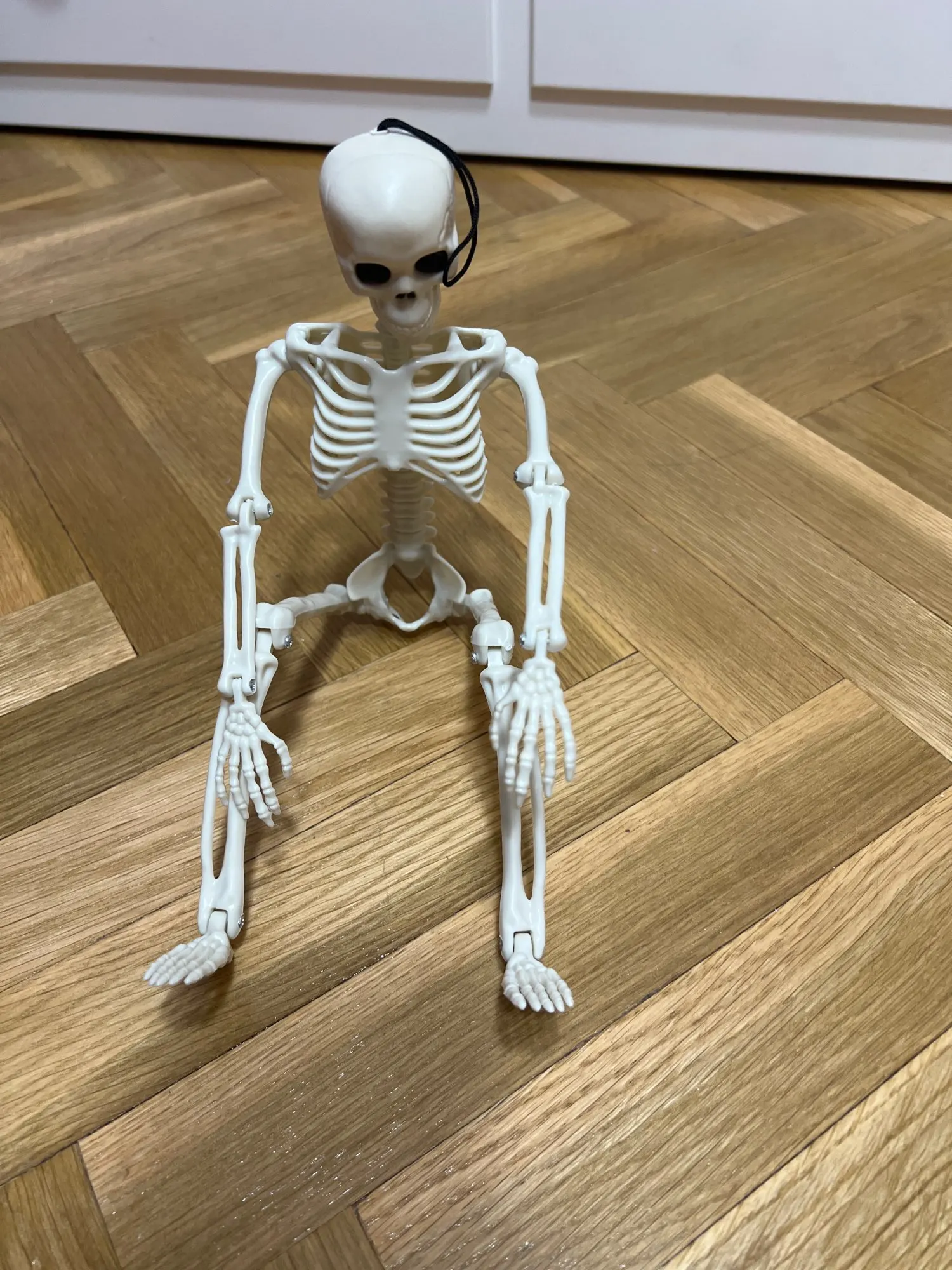 1pc Happy Halloween Modeling Humanoid Skeleton Decorative Props Haunted House Home Bedroom Balcony Decoration Party DIY Supplies photo review