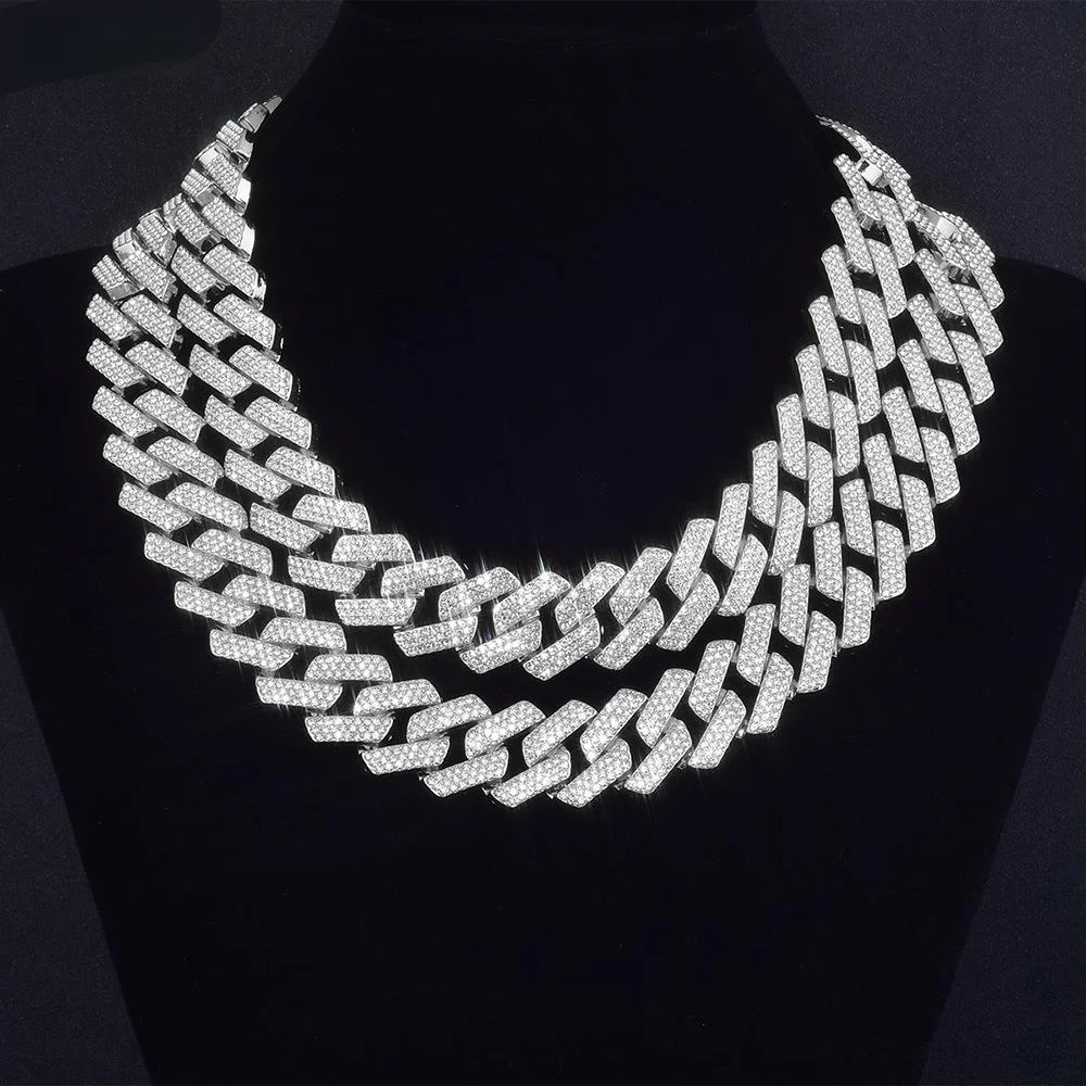 Thumbnail 3 - #13 Best Chunky Chain Necklaces to Buy In 2026