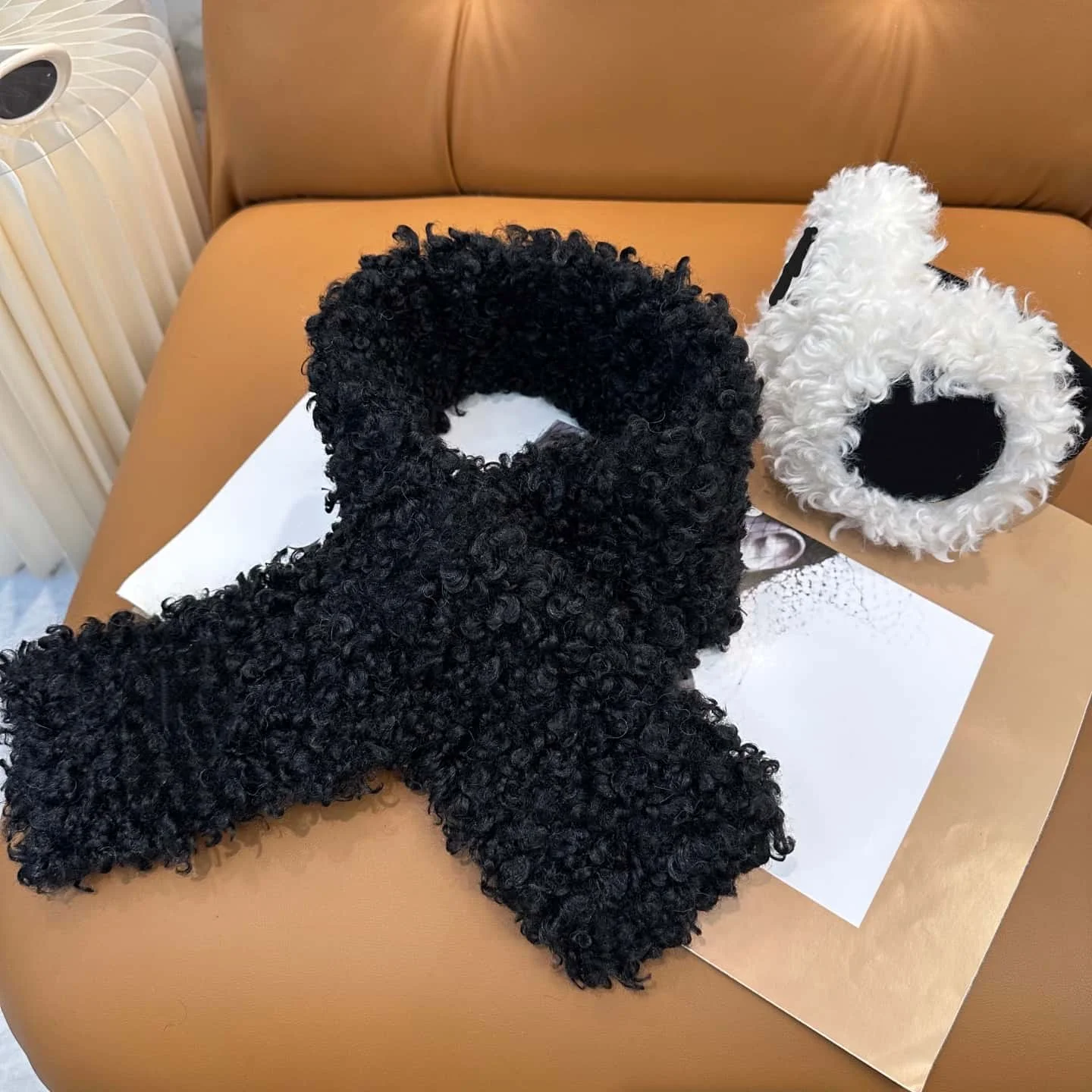 بدلة نسائية بحزام خصر على شكل كوب لعام 2025 من صوف الضأن كلاسيكي متعدد الاستخدامات موضة بسيطة للتزلج في الشتاء بدلة نسائية جديدة