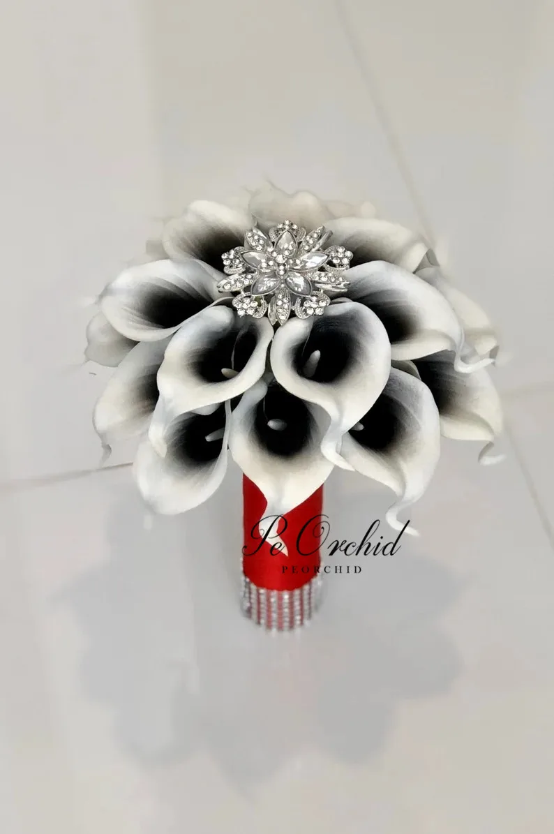 PEORCHID Black Brooch Bridal Bouquet Large White Artificial Cascading Calla Lily Wedding Bouquet Red Black Bridesmaid Flowersi