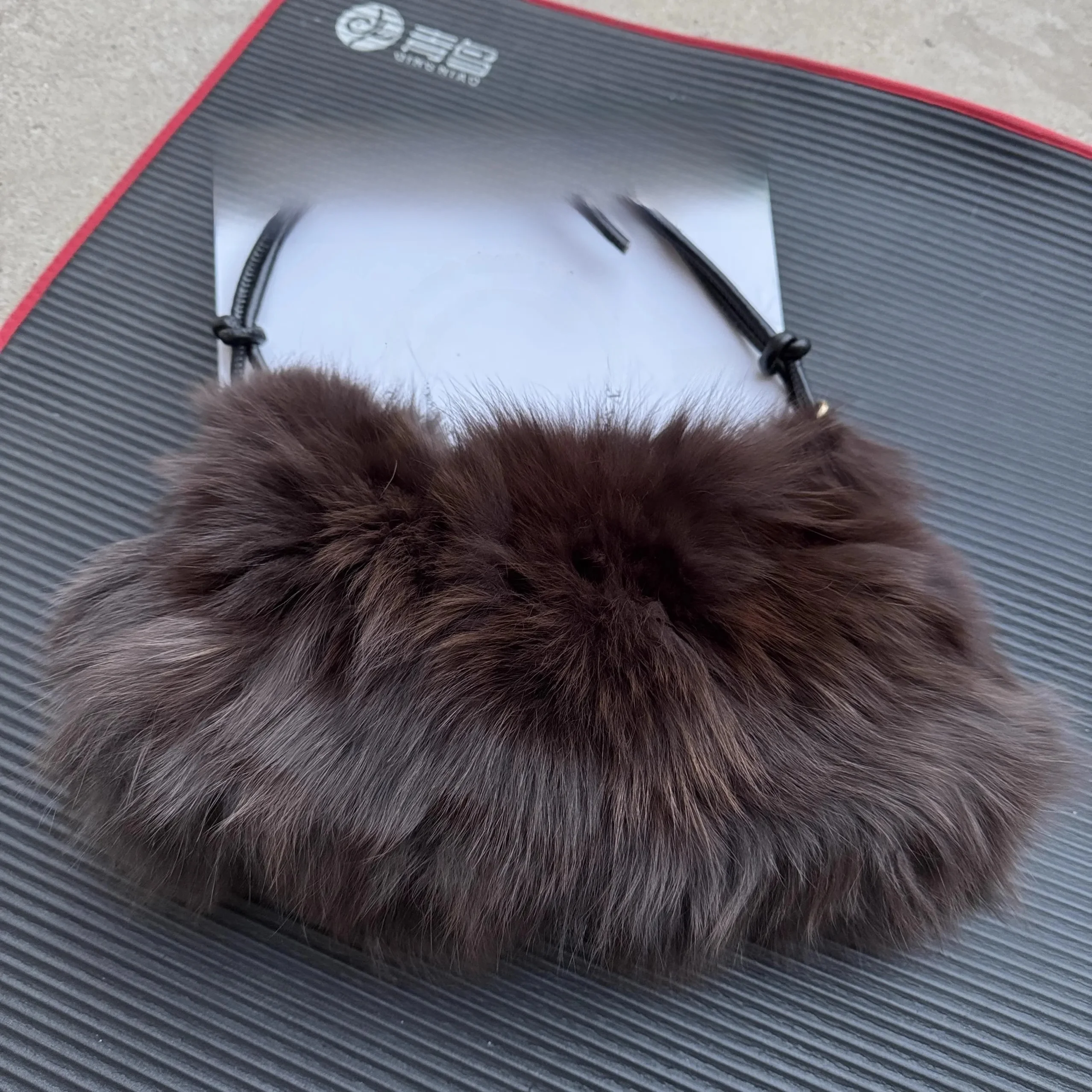Nowa luksusowa torba damska z prawdziwego futra lisa w Europie i Ameryce Torba na ramię z łańcuszkiem z futra lisa Torebki damskie Tote Torebki Crossbody — zdjęcie 2