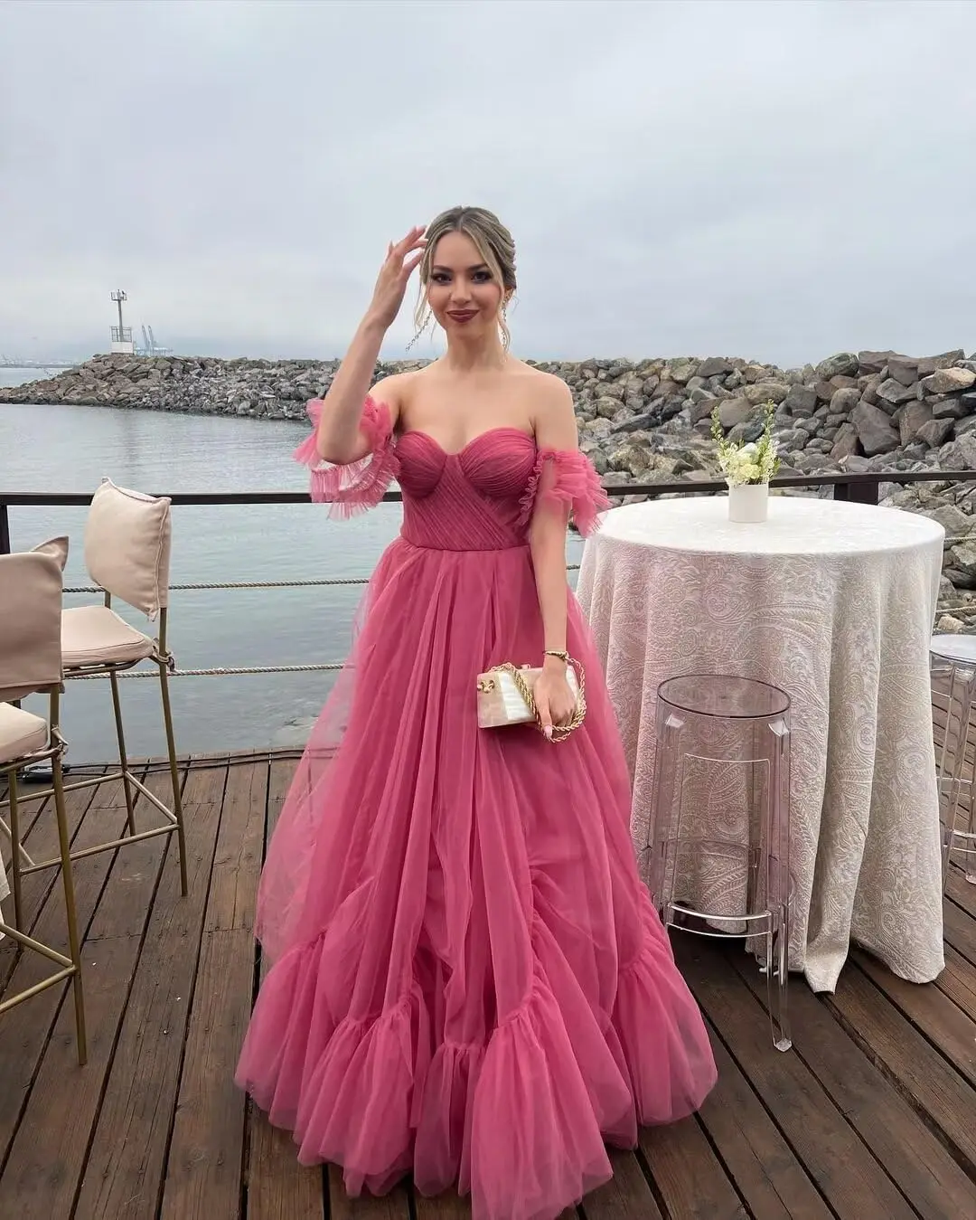 Off Shoulder Tulle Prom Dress Ruffle Puffy Ball Gowns A Line Backless Formal Evening Party Sweetheart Neckline Wedding Dresses