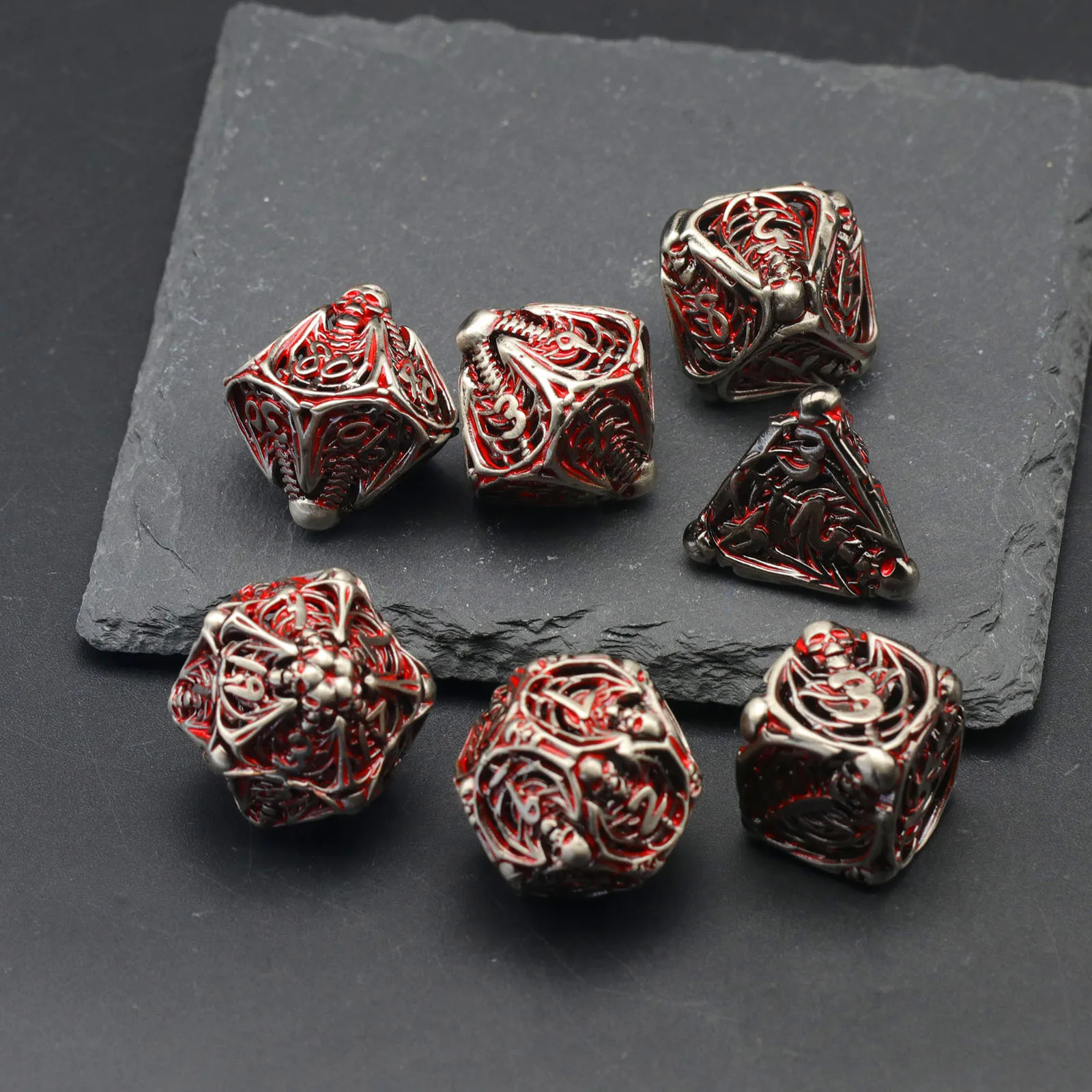 Metal Dice Set Polyhedral Hollow Skull Dice  For Table Game Dungeons and Dragons RPG