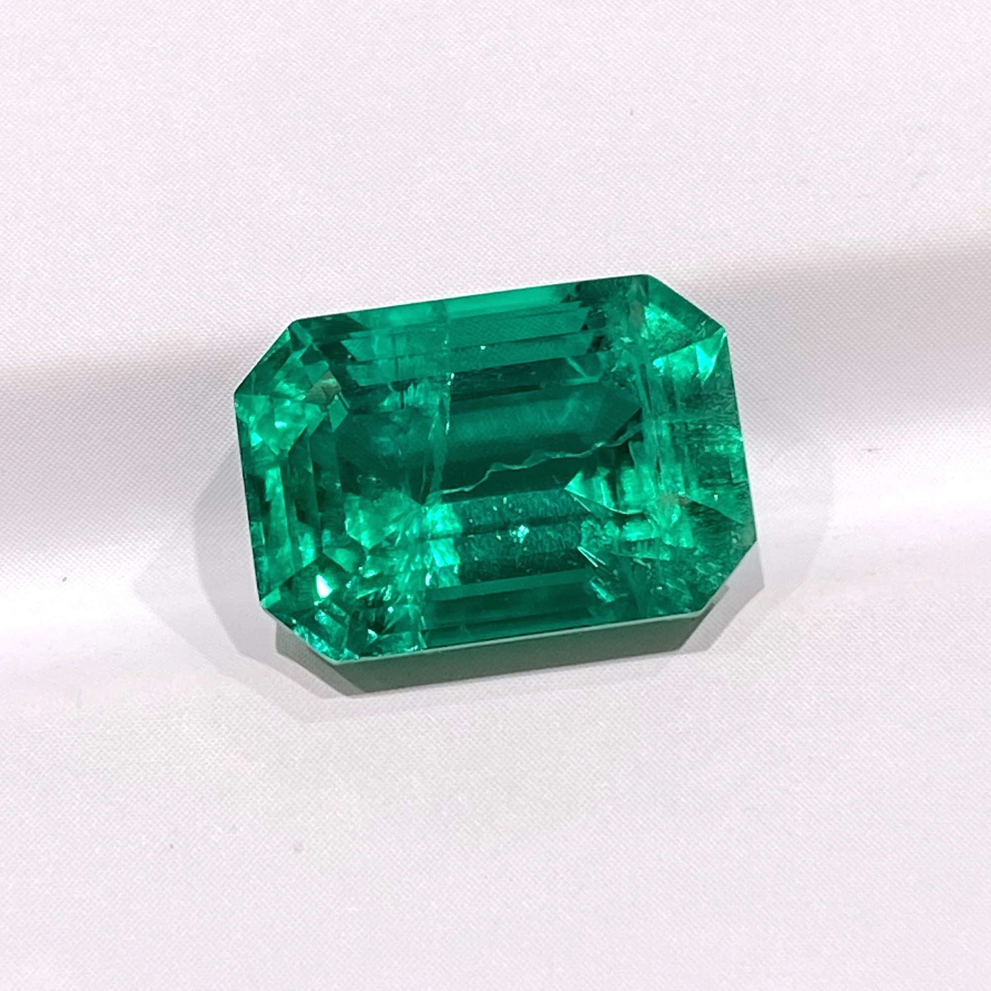 Lab Grown Emerald Stone 7.53ct Colombian Emerald Cut With AGL Certificate for jewelry making