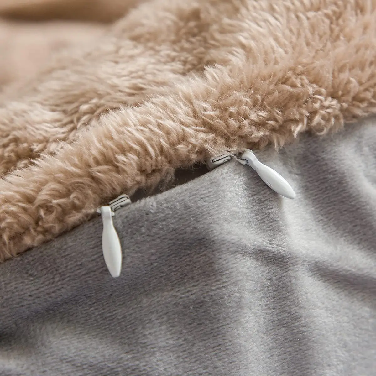 Velvet Shaggy Duvet Cover Set Ultra Soft Fluffy Duvet Cover Bedding Set（on  comforter)