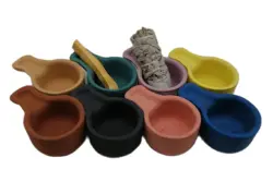 Keramische brander voor het verbranden van heilige stokjes vastgebonden in salie Verschillende kleuren Geschatte meting 12 cm lang met 8 hoog