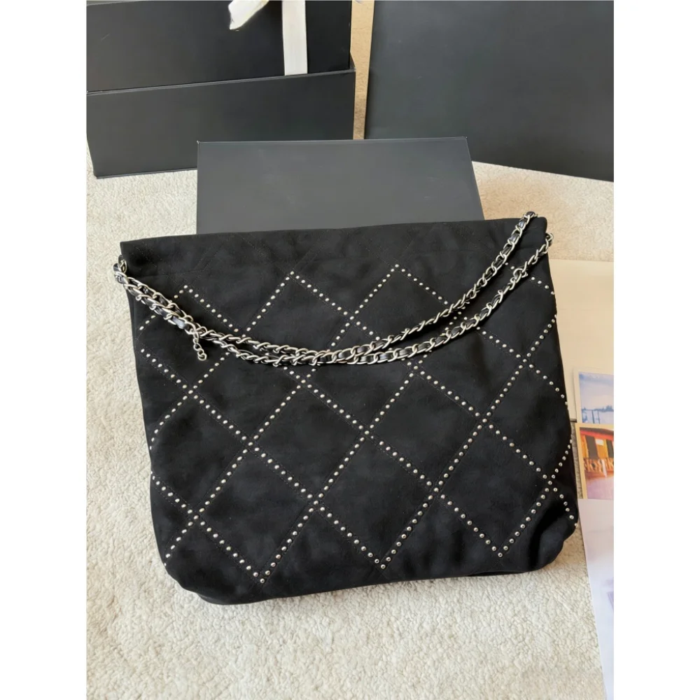 

2025 New SIZE: 33X38 CM Fashionable Versatile bags leather Portable Shoulder strap Hand-held no boxes