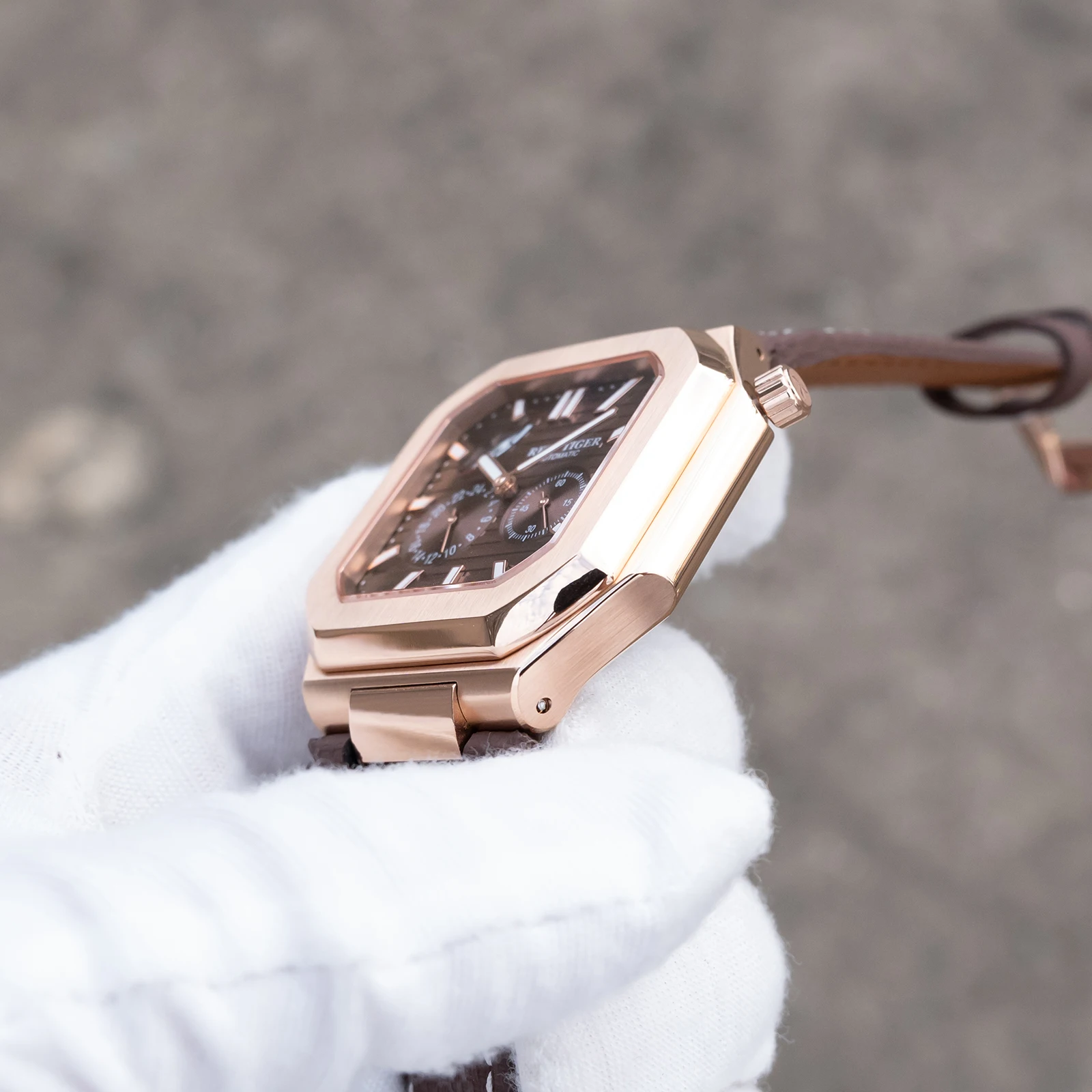 ساعة ريف تايجر بمينا بني وذهبي وردي من الجلد المربع - ساعة ميكانيكية مضيئة متعددة الوظائف مقاومة للماء مع تاريخ RGA20S9