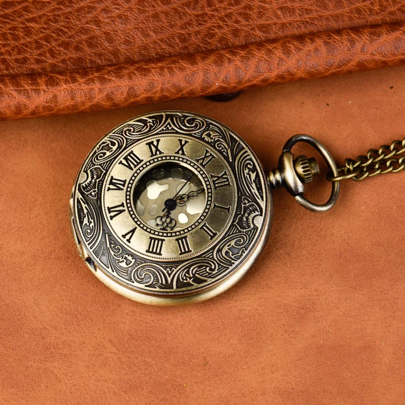 Orologio da tasca al quarzo intagliato di lusso Vintage per uomo custodia incisa con numeri romani orologio con collana a catena per regalo di raccolta