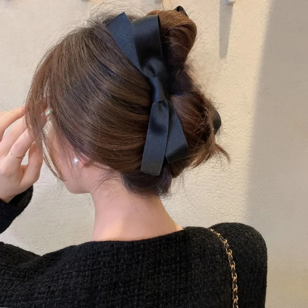 2024 New Black Bowknot Hair Claw Big Satin Bow Hair Clips Vintage Baroque Satin Crab Spinki do włosów dla eleganckich kobiet Akcesoria do włosów — zdjęcie 2