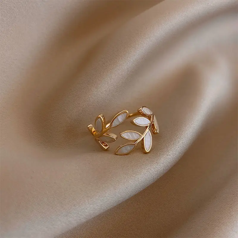 Light Luxury Gold Plated Leaf Opening Ring Exquisite Geometric Beehive Zircon Index Finger Ring Trend Wedding Party Jewelry Gift