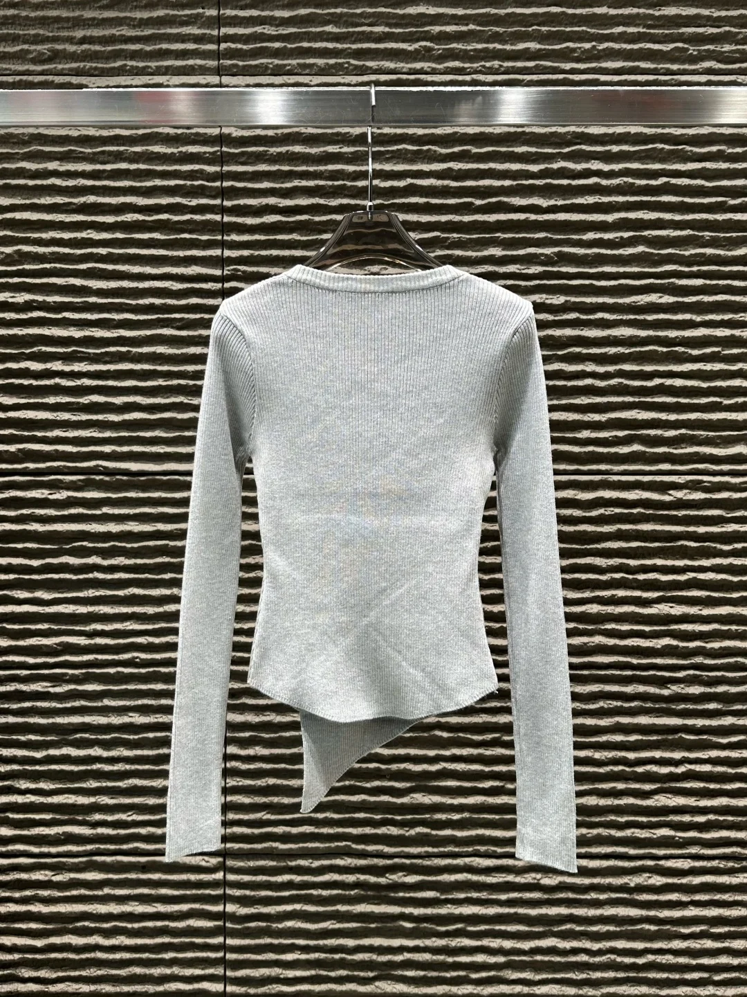 

2025 Winter Women's New Stylish And Versatile Grey Irregular Knitted Long-sleeved Shirts