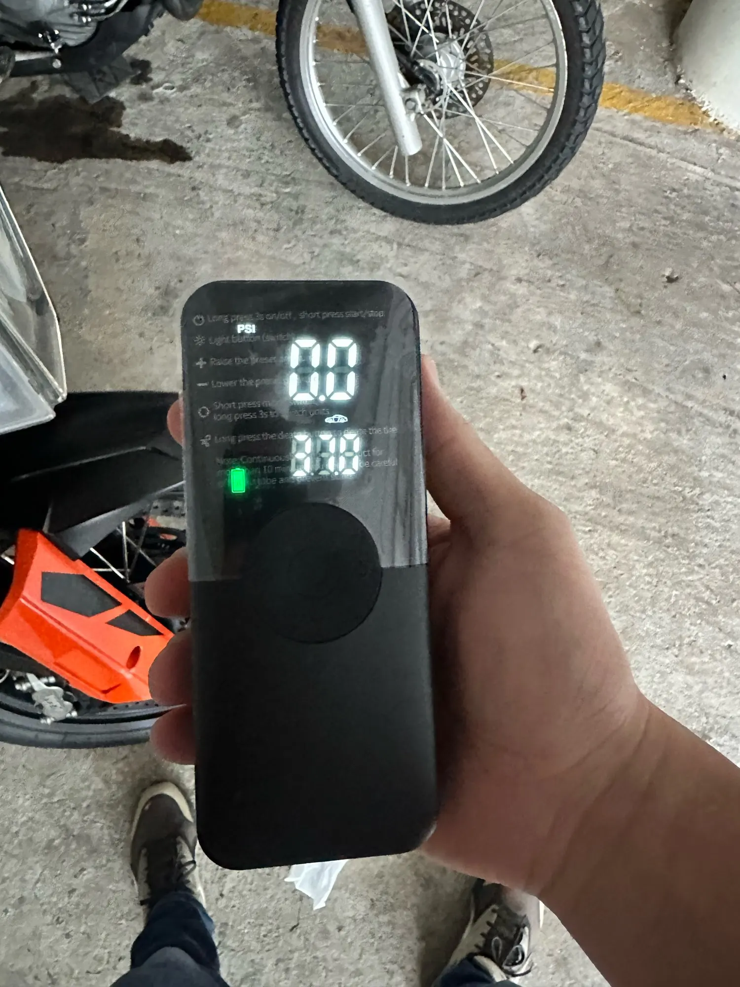 VanVolt AirGo™ Cordless Digital Tyre Inflator - Portable 150 PSI Air Pump photo review