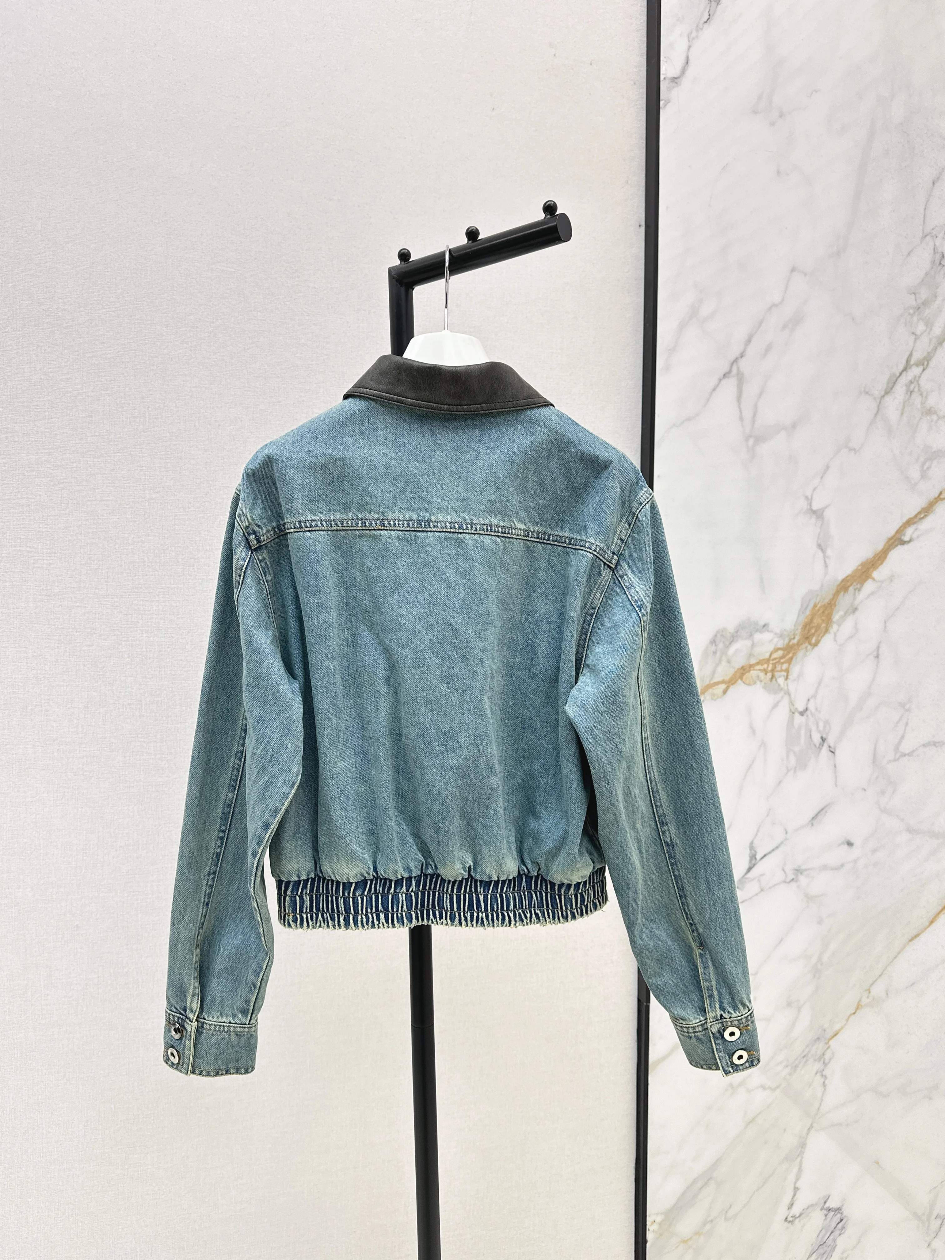 

2025 модная новая женская куртка, пальто с потертым кожаным воротником, лоскутная джинсовая куртка, женское пальто