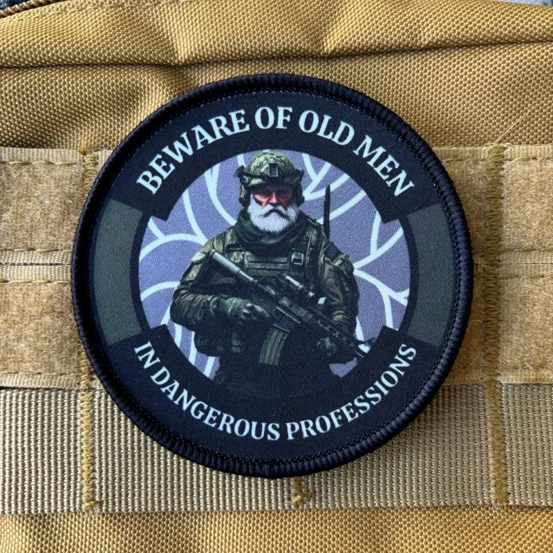 Méfiez-vous des vieux hommes Patch tactique armée impression patchs crochet et boucle Ranger soldat moral Badge militaire sac à dos autocollant