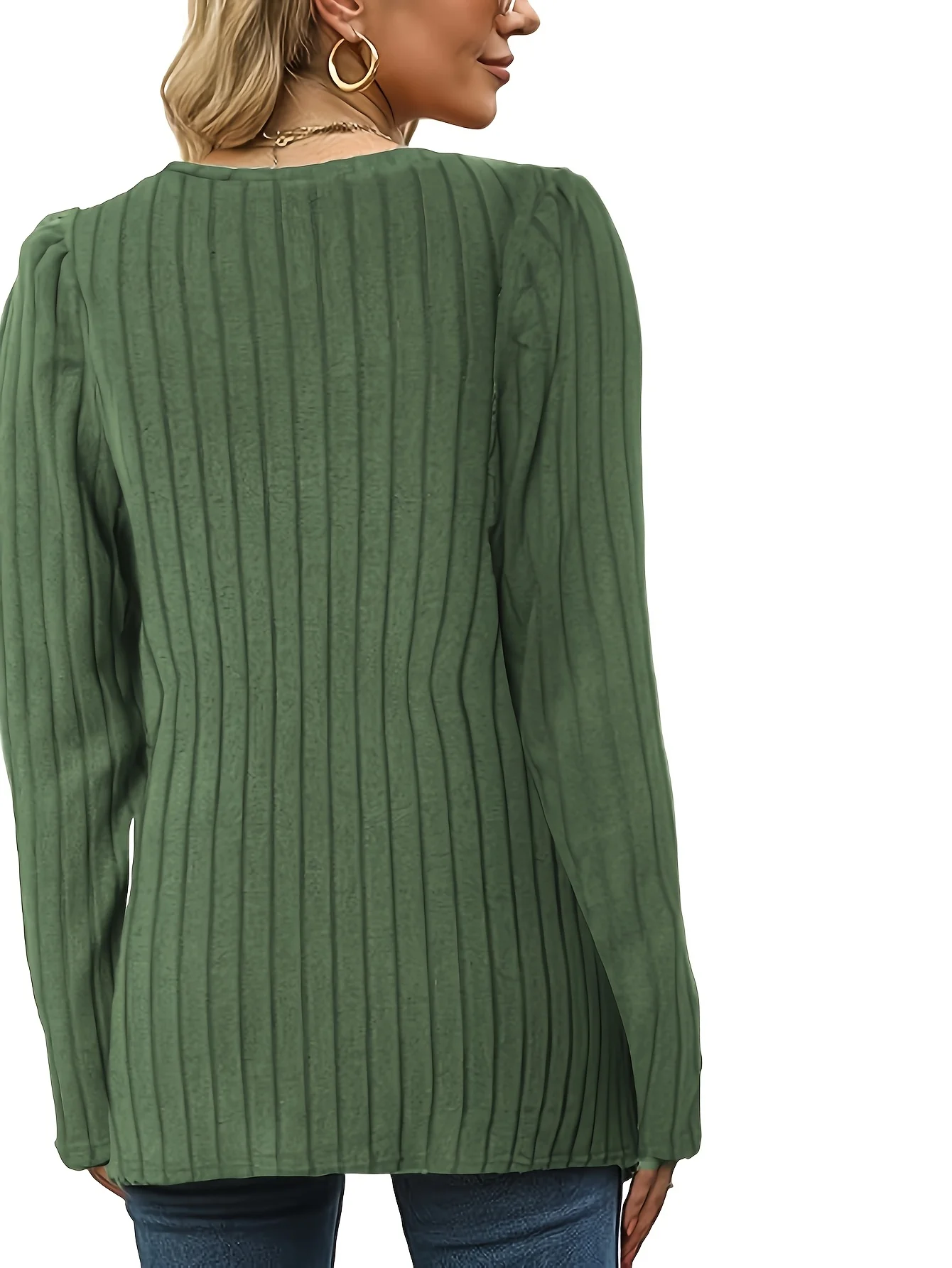 2025 اختيار الموضة بالاضافة الى حجم! بلوزة بأكمام طويلة ومضلعة باللون الأخضر الداكن (مقاس كبير). نسيج مضلع للجودة، روش غير منتظم