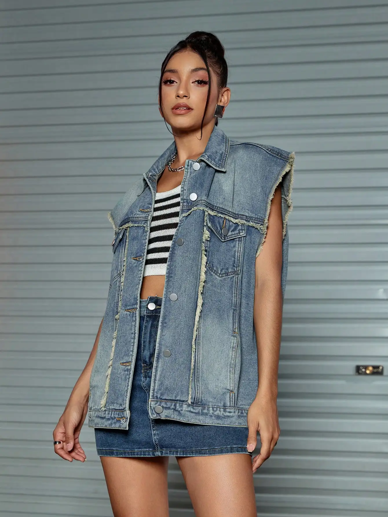 

Y2K Street Raw Trim Slant Pocket Loose Fit Single-Breasted Denim Vest Jacket Spring Outfits