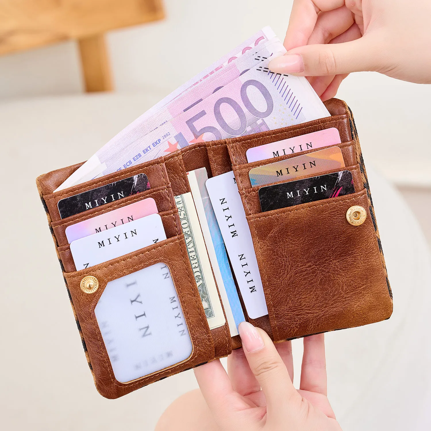 Retro Leopard Print Women's Wallet Double Folding Zipper Coin Purse PU Leather Large Capacity ID Card and Credit Card Holder