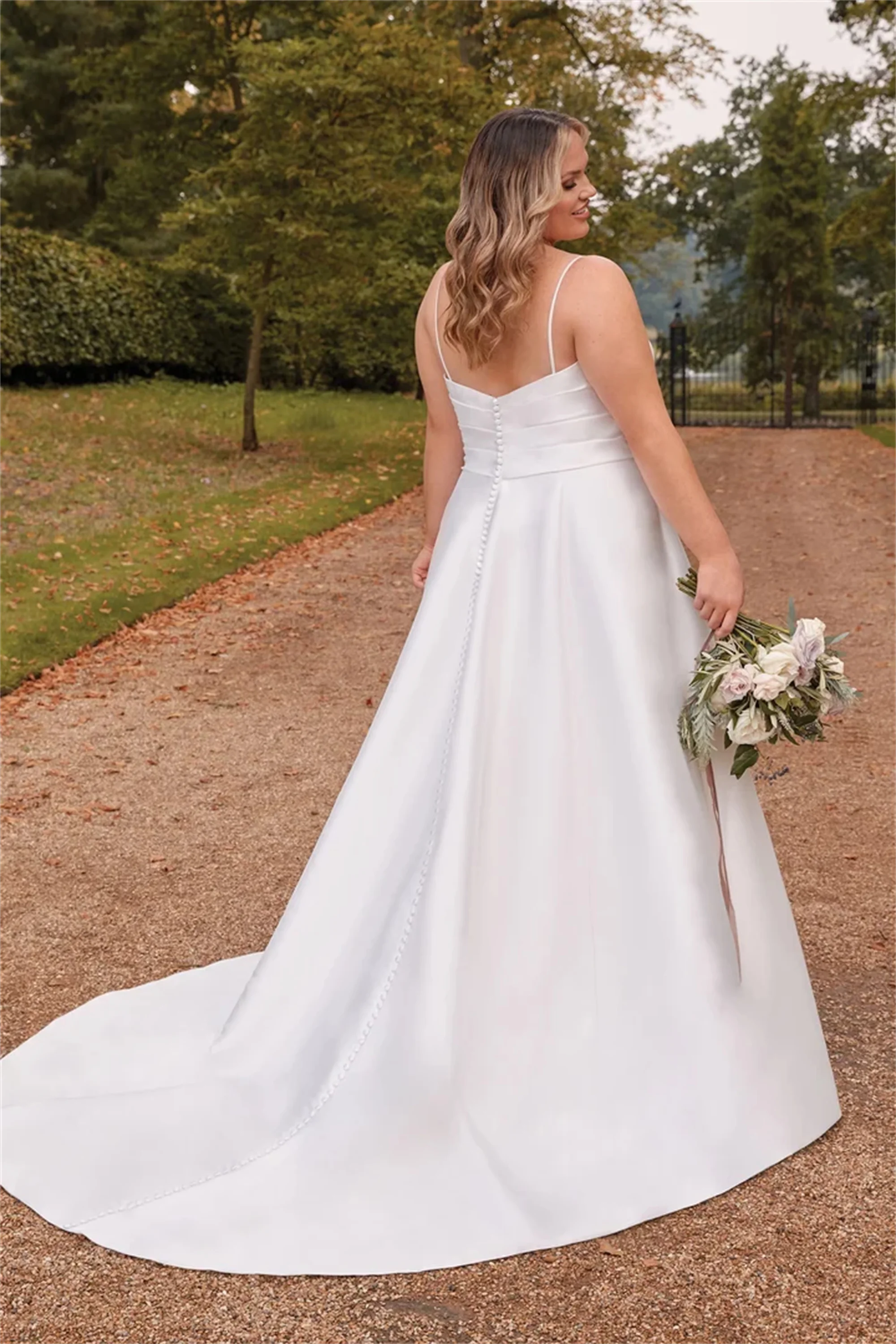EVON BRIDAL Satijn Plus Size Bruidsjurk Spaghettibandjes Bruidsjurk Klassieke Sexy Sweep Trein Trouwjurk Aangepast