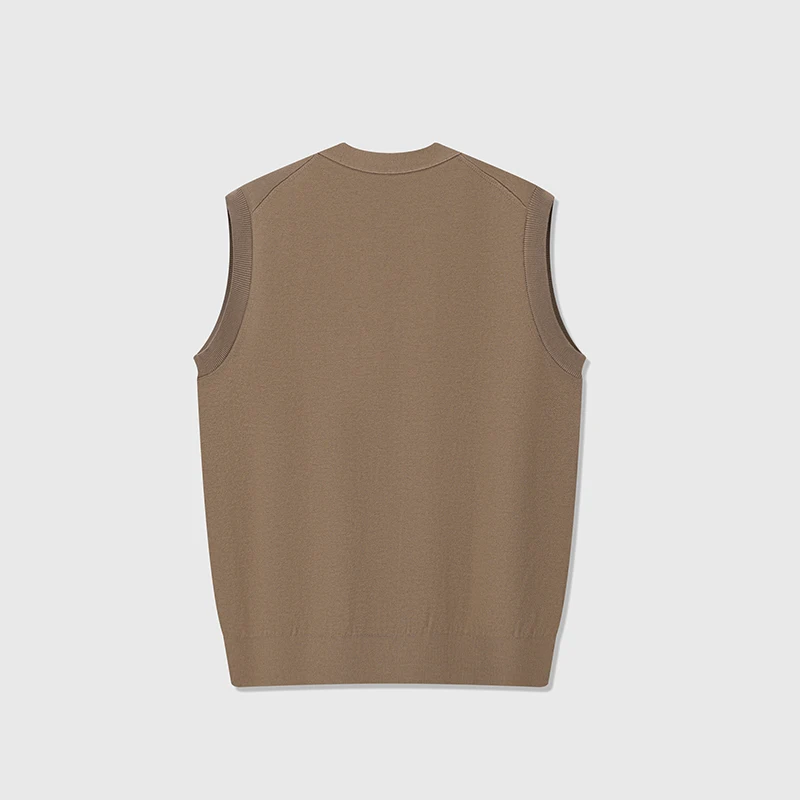 New Classic Cashmere Vest – Deep Khaki Men's Sleeveless Sweater with Soft Luxury Texture, Timeless Design, and Refined Smart-Cas