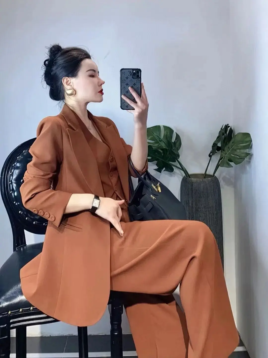 Elegant business lady high-end three-piece suit