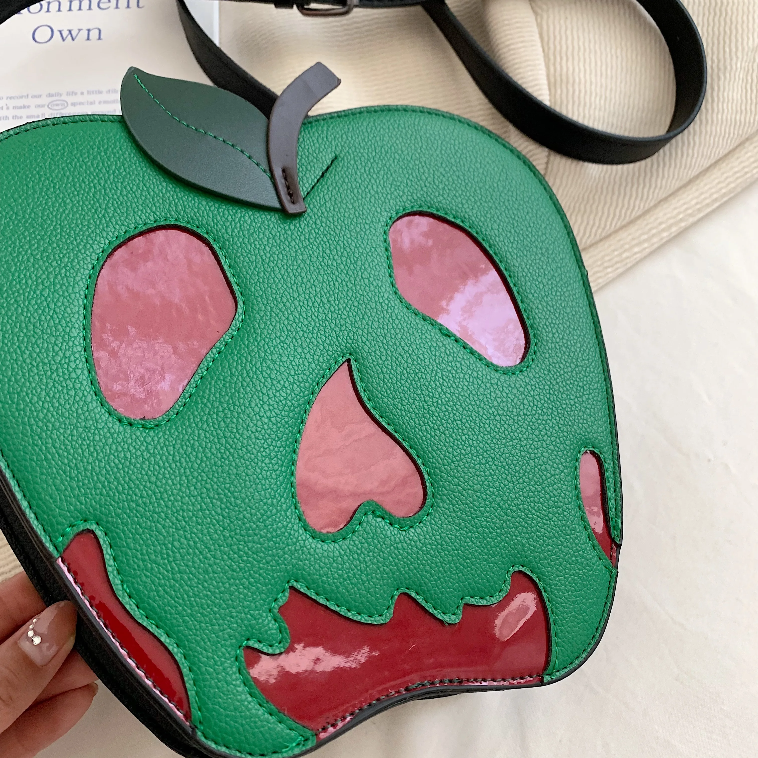 2024 new Halloween skeleton shoulder bag women\'s bag trend line niche personality rotten apple color crossbody bag