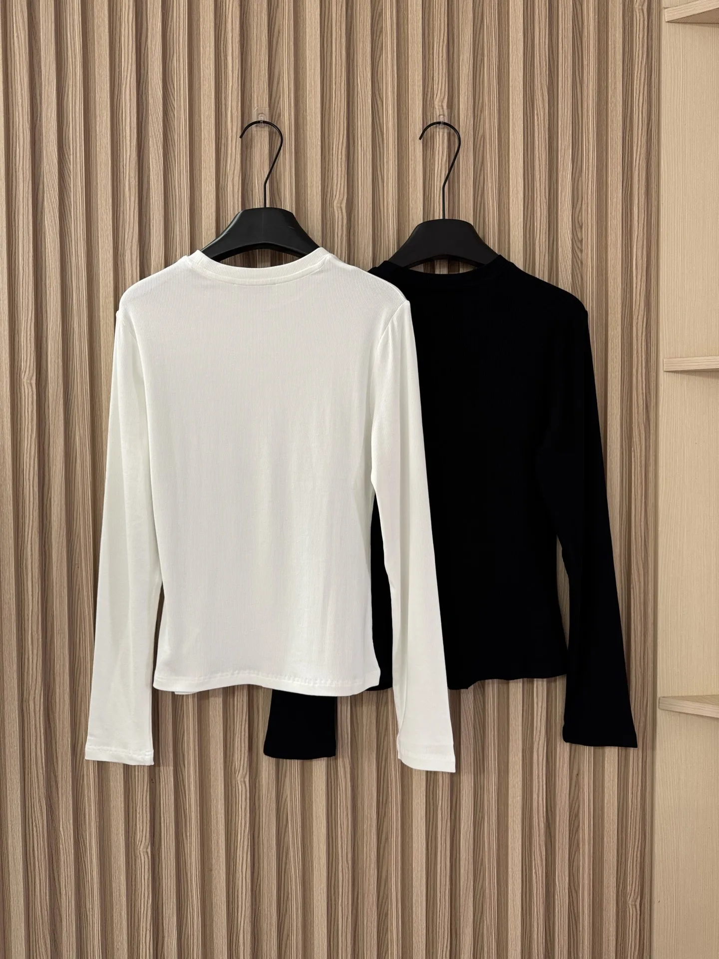 

25 Autumn/Winter New Style Embroidered Long-Sleeved Ribbed Stretch T-Shirt for Women