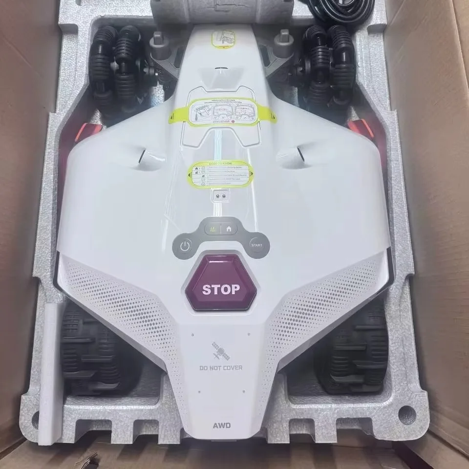 새로운 MAMMOTIONs LUBA 2 AWD 5000X 로봇 잔디깎이 - 4G 수신 기능, 최대 1.25 에이커 1.48 에이커, 사륜구동 (3000/10000/M)