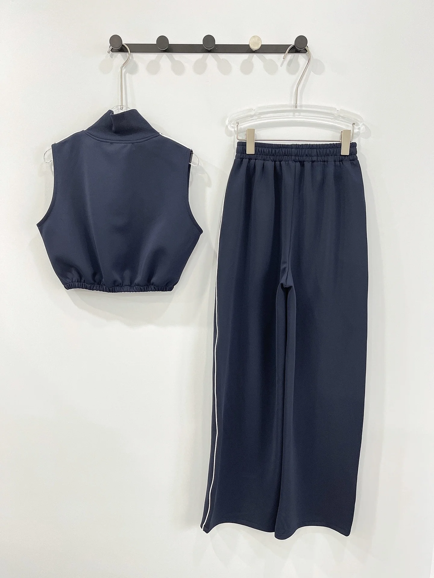 

2026 Summer Women's Stand Collar Sleeveless Vest Wide Leg Pants Set Side Stripe Track Suit ZX061