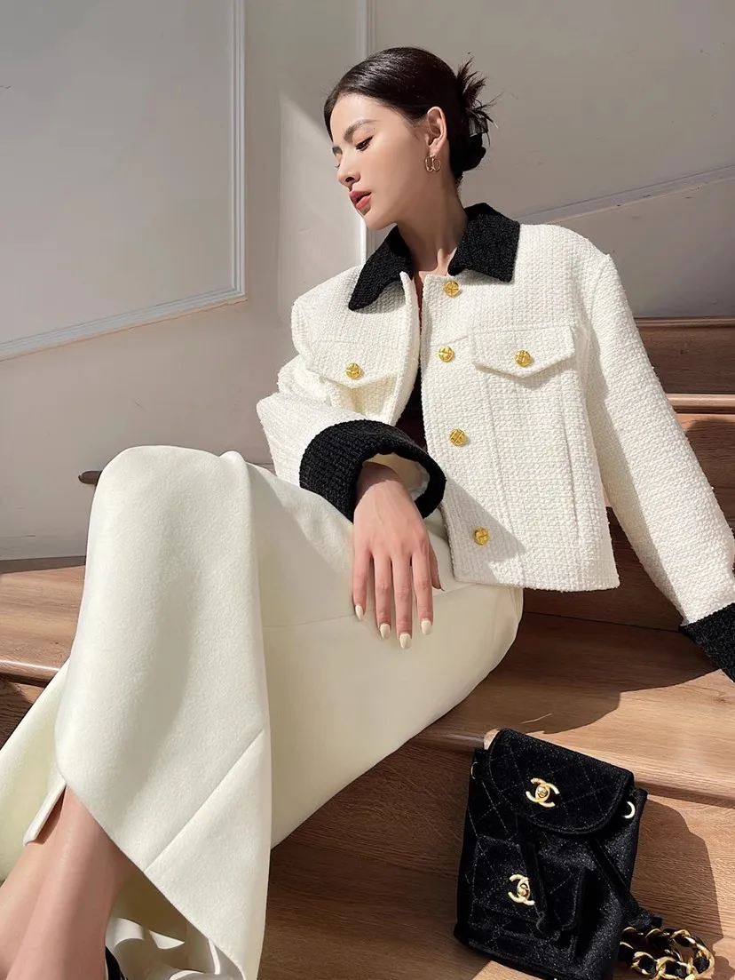 2023 Autumn New Fashion Style Long Sleeved Turn Neck Short Tweed Suit Coat Women\'s White Blazers