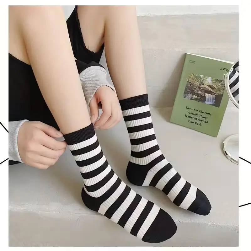가을과 겨울을 위한 다용도 블랙 R 양말 20켤레, 흑백 줄무늬 중간 길이 양말, 스포츠웨어에 적합