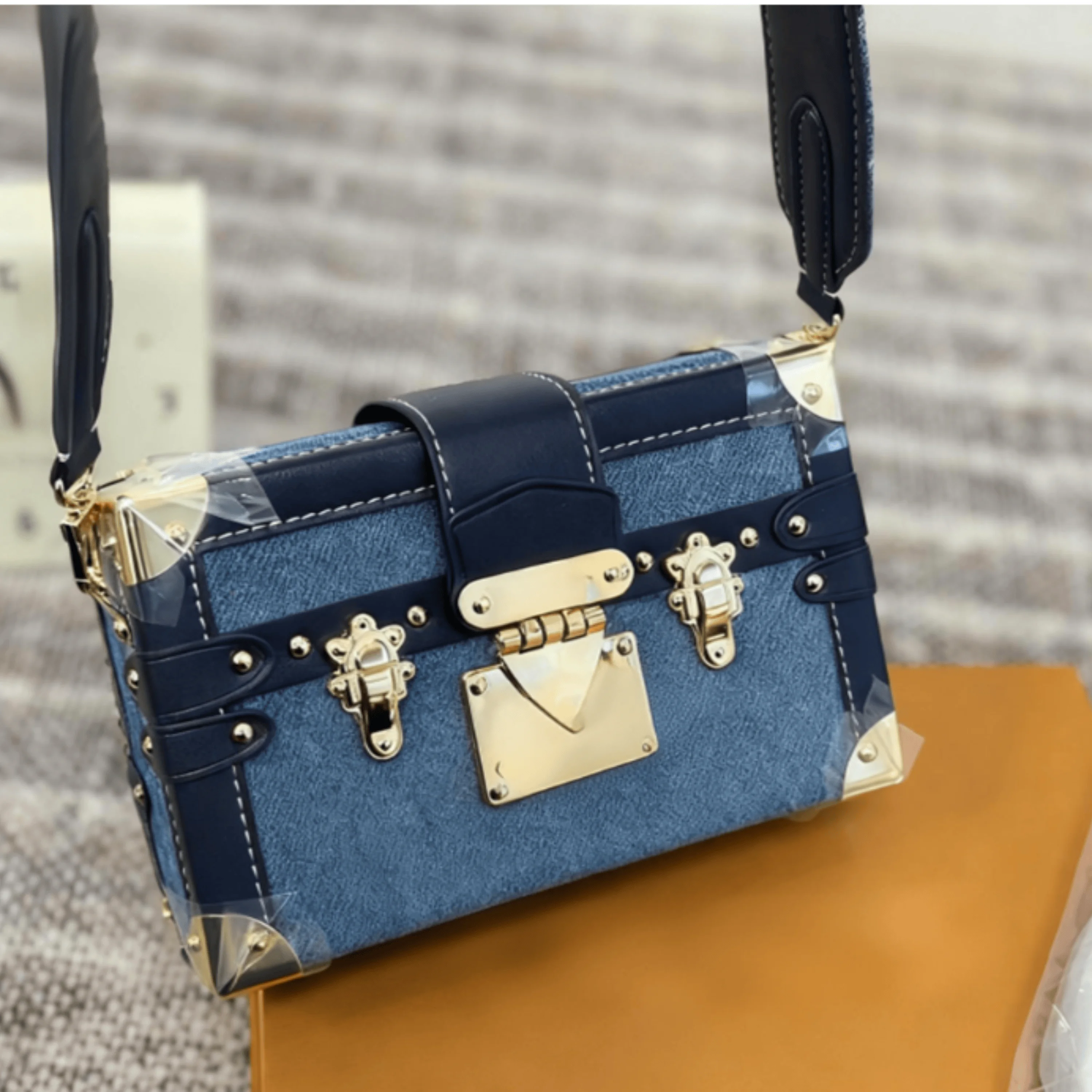 

2025 Women Bag Fashion Classic Simple Casual Versatile Practical Color Matching Women Bag 18*11cm
