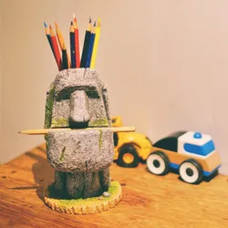 Creative Pen Holder Stationery Storage Box Unique Moai Pen Holder Creative Stone Statue Modeling Resin Decorative Home Ornaments
