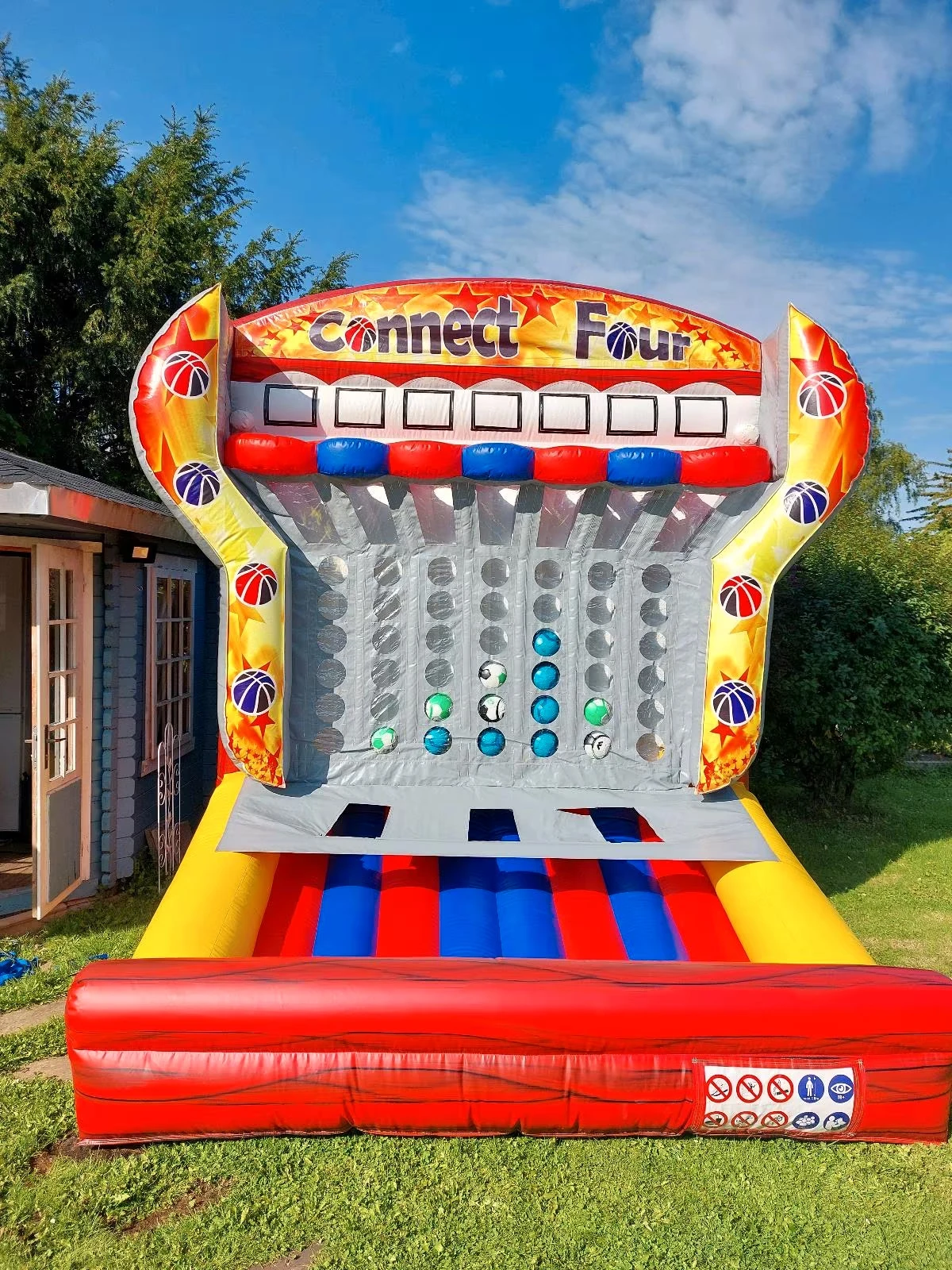 Outdoor Party Verhuur Carnaval Opblaasbaar Basketbal Connect 4-sportspellen Opblaasbaar basketbalschietspel met luchtblazer