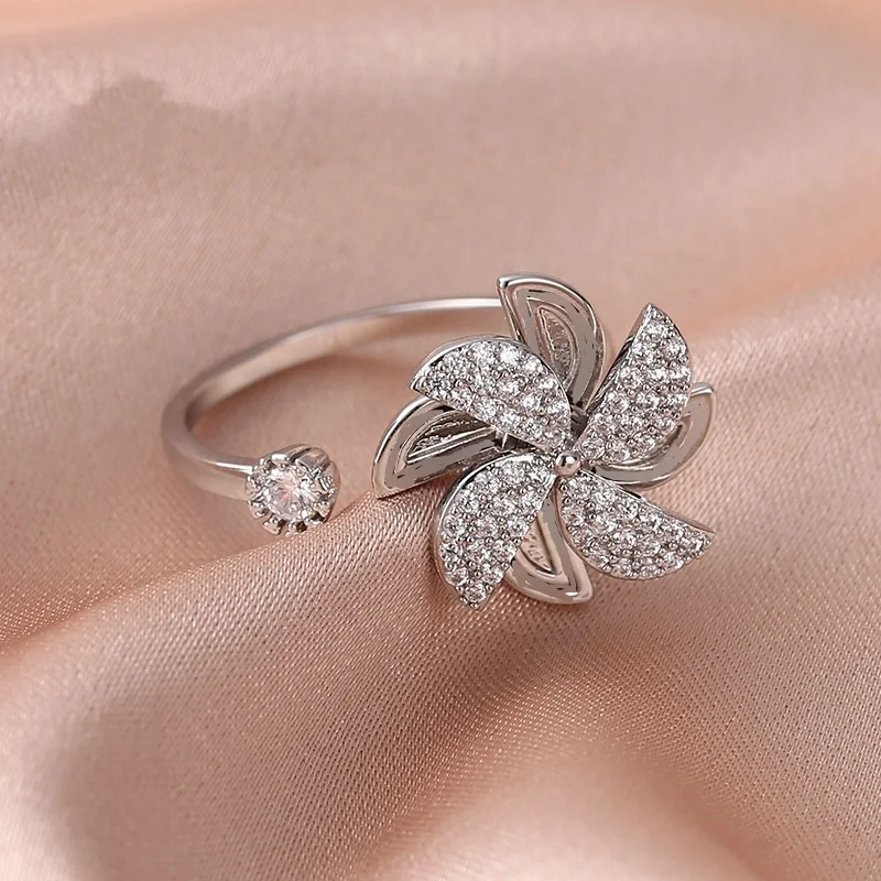 Daisy Flower Butterfly Anxiety Ring Rotatable Spinner Ring Girls Women Jewelry for Party Anxiety Relief Ring Anti Stress Rings