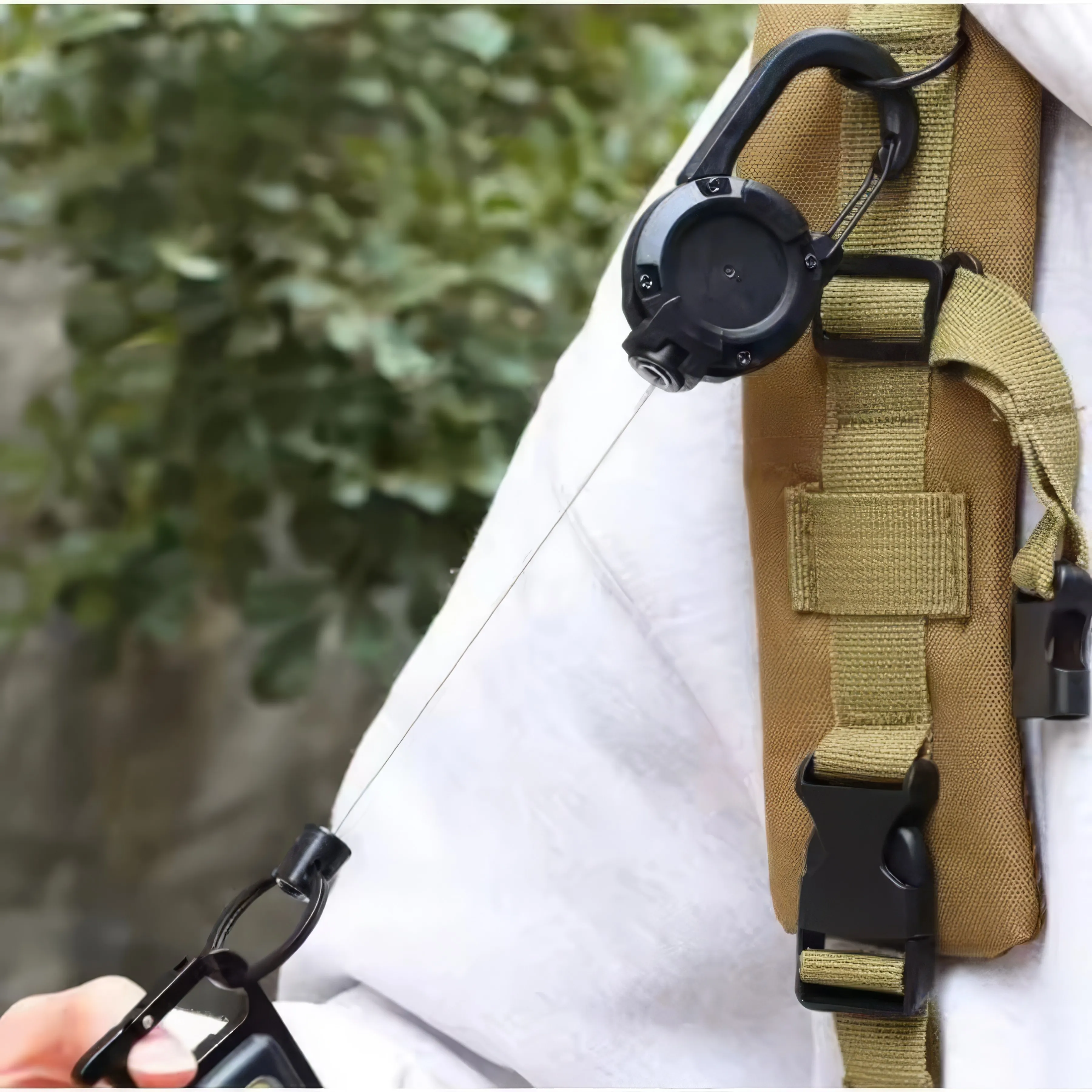 1 Black Retractable Keychain, Extendable, Suitable for Hiking, Camping, Commuting, Office Use, Essential for Families, Key