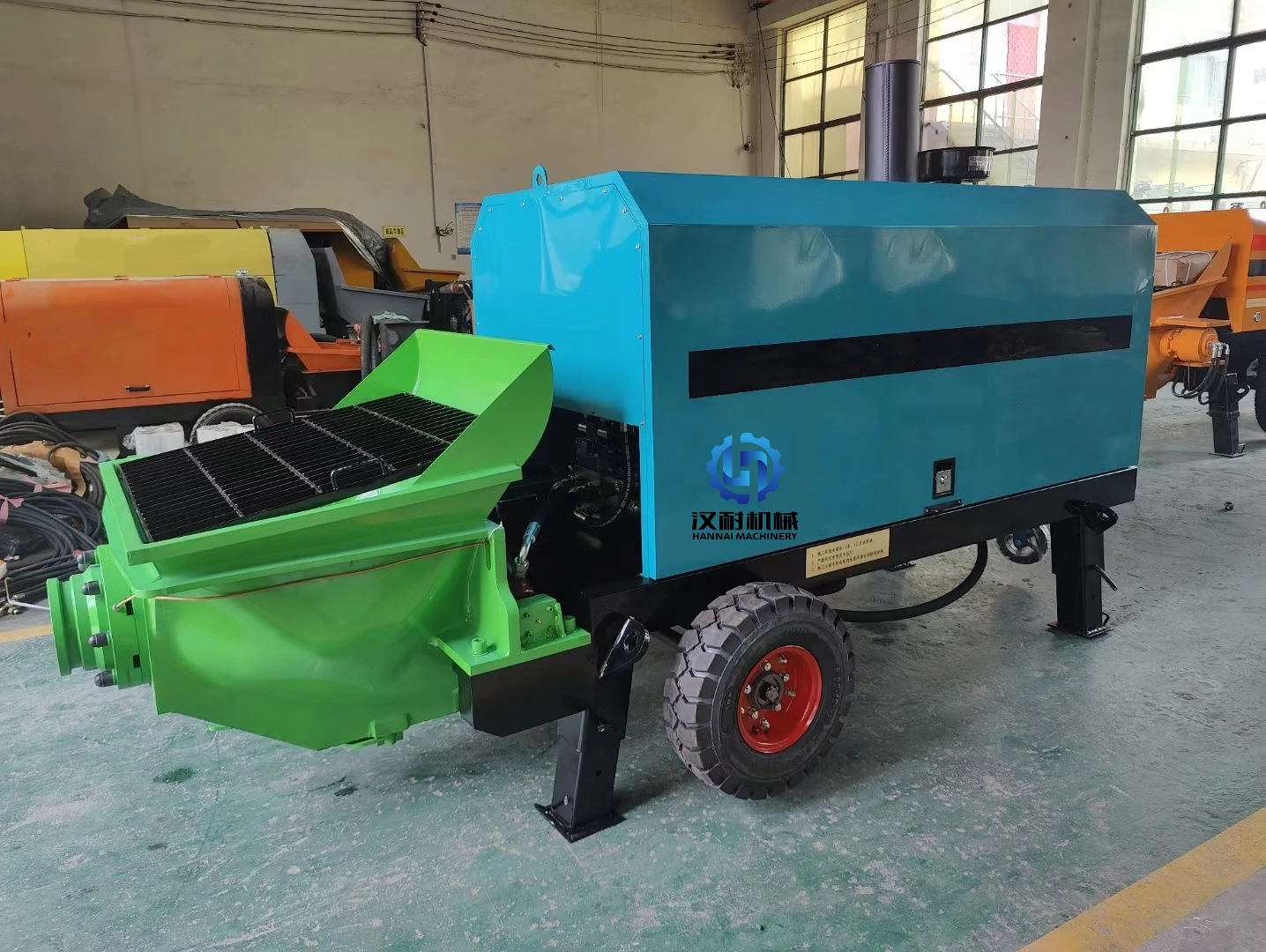 2025 أفضل سعر آلات خلطات الخرسانة الصغيرة عالية القوة شاحنة مضخة الخرسانة للبيع مضخة خلط الخرسانة الكهربائية المزدوجة