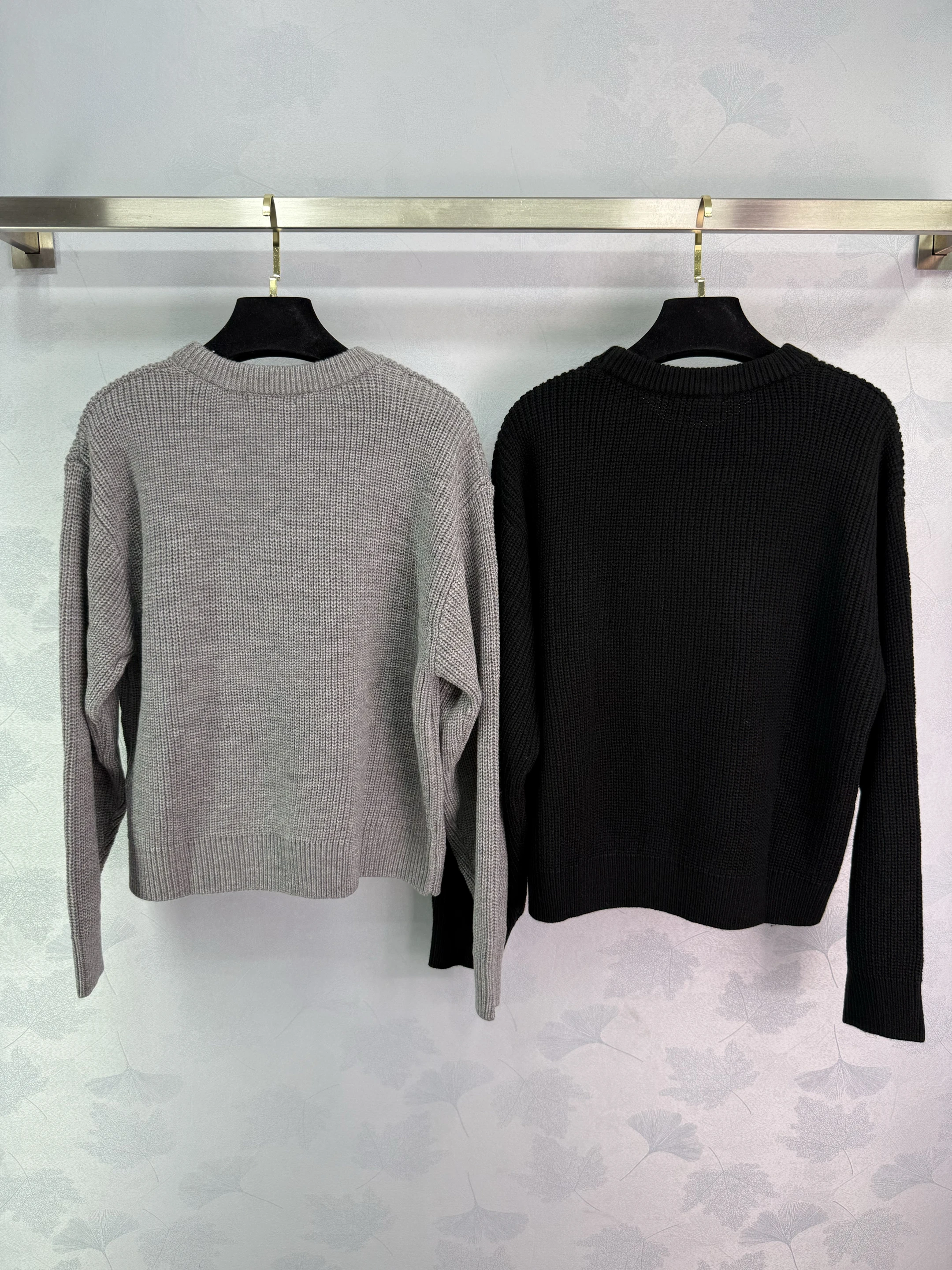 

High quality early autumn women's versatile round neck off shoulder pullover sweater SU333
